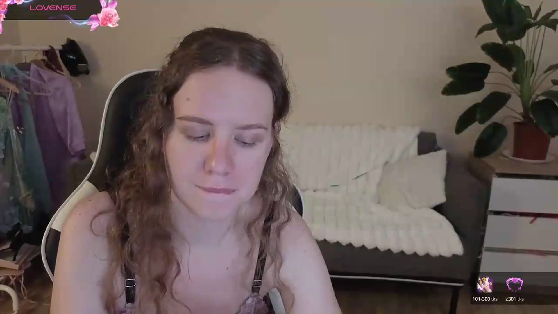 Gallery image thumbnail from BlueFlowerr's myfreecams stream on, 09/01/2026, 23:50 image 19 of 20