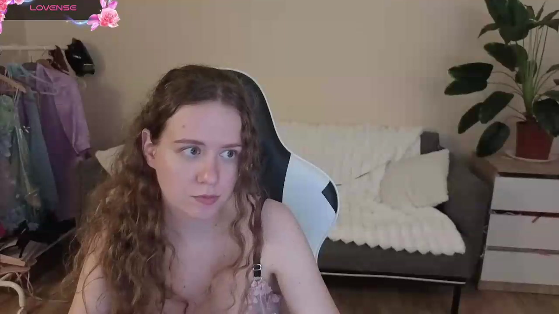 Gallery image thumbnail from BlueFlowerr's myfreecams stream on, 09/02/2026, 24:39 image 9 of 20