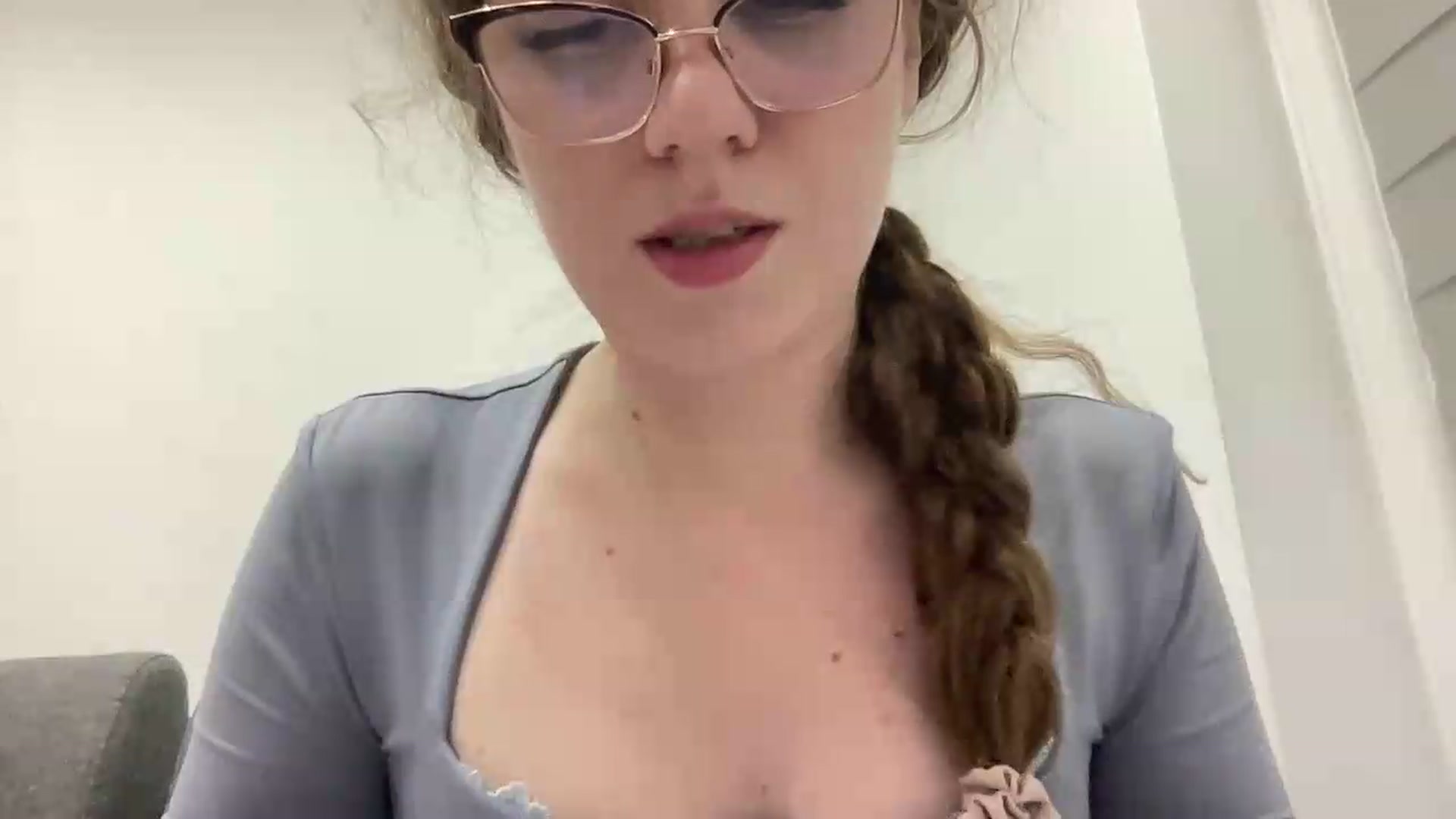 Gallery image thumbnail from BlueFlowerr's myfreecams stream on, 09/02/2026, 22:37 image 12 of 20