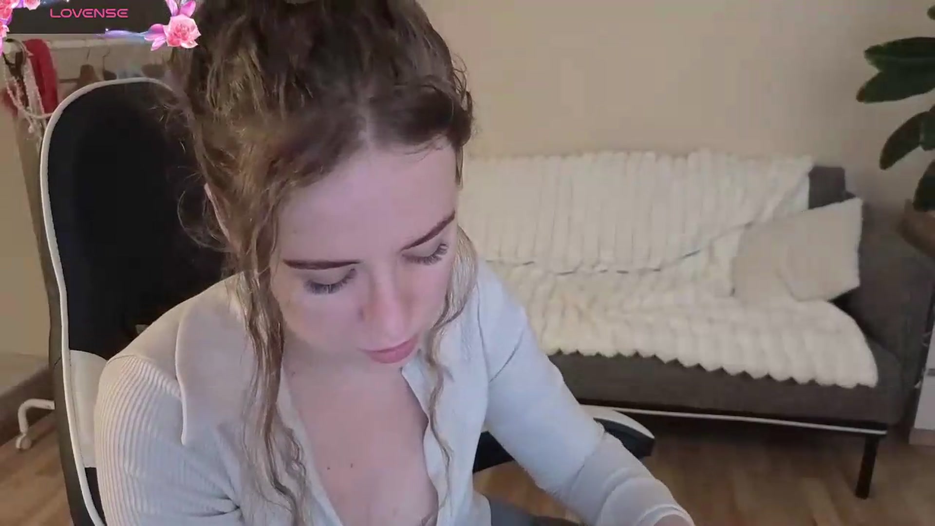 Gallery image thumbnail from BlueFlowerr's myfreecams stream on, 09/03/2026, 17:45 image 9 of 20