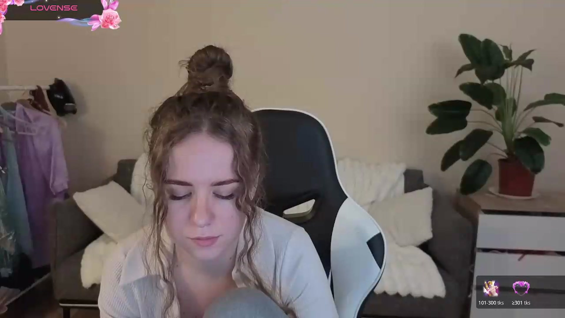 Gallery image thumbnail from BlueFlowerr's myfreecams stream on, 09/03/2026, 17:45 image 2 of 20