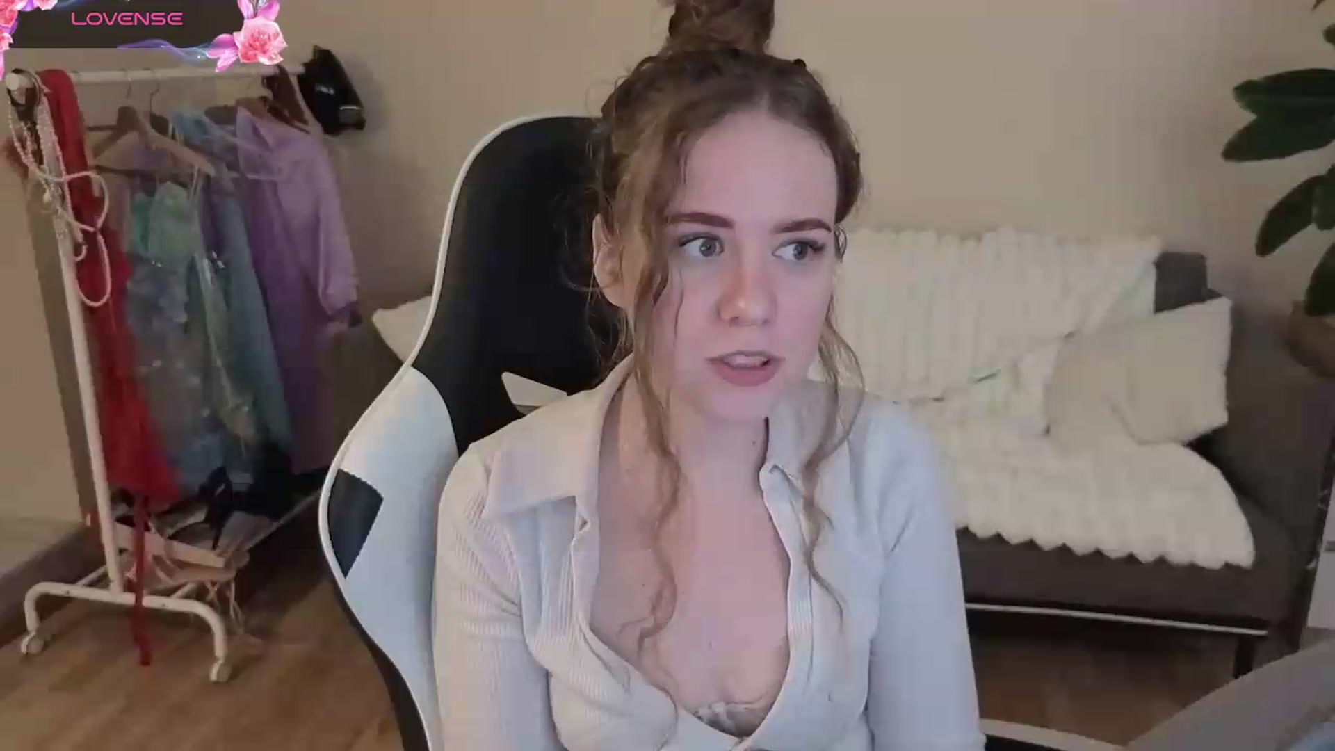 Gallery image thumbnail from BlueFlowerr's myfreecams stream on, 09/03/2026, 17:45 image 16 of 20