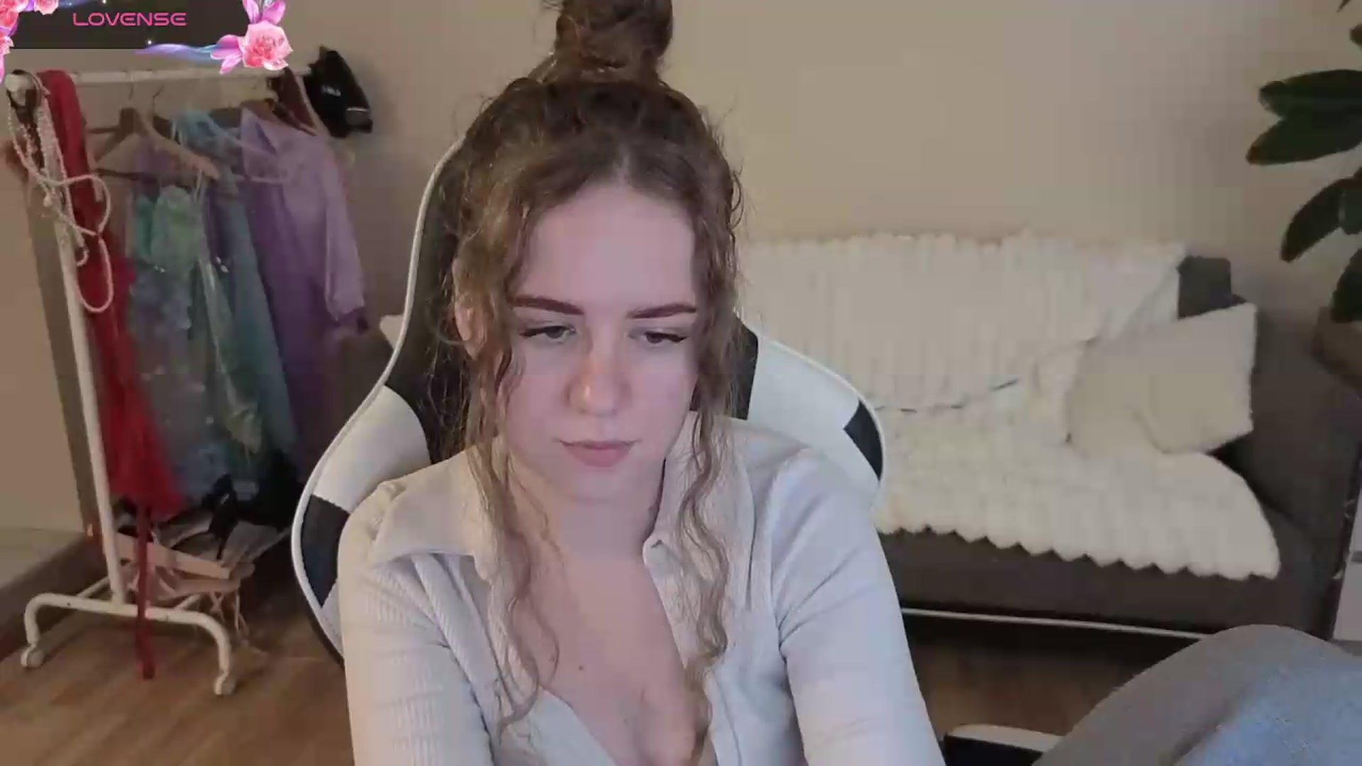 Gallery image thumbnail from BlueFlowerr's myfreecams stream on, 09/03/2026, 17:45 image 19 of 20