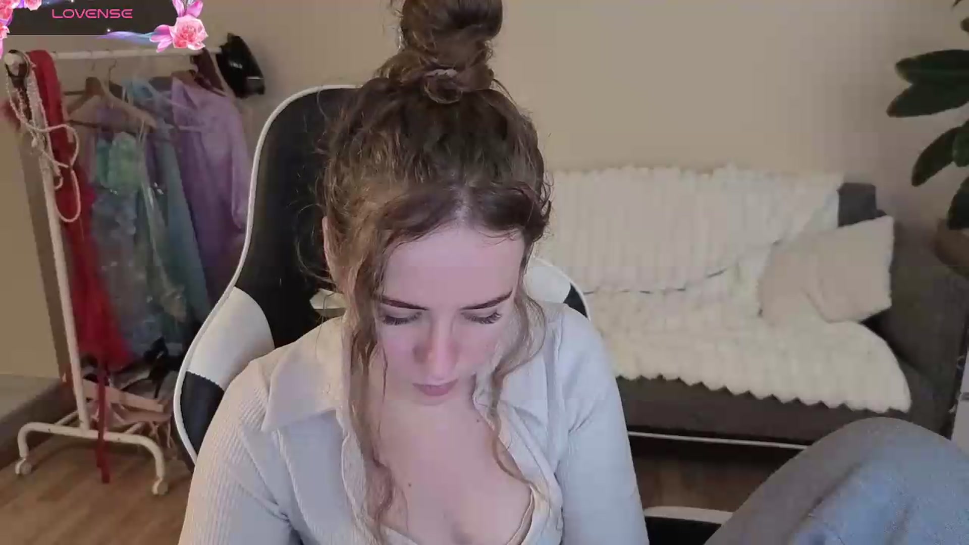 Gallery image thumbnail from BlueFlowerr's myfreecams stream on, 09/03/2026, 17:45 image 15 of 20