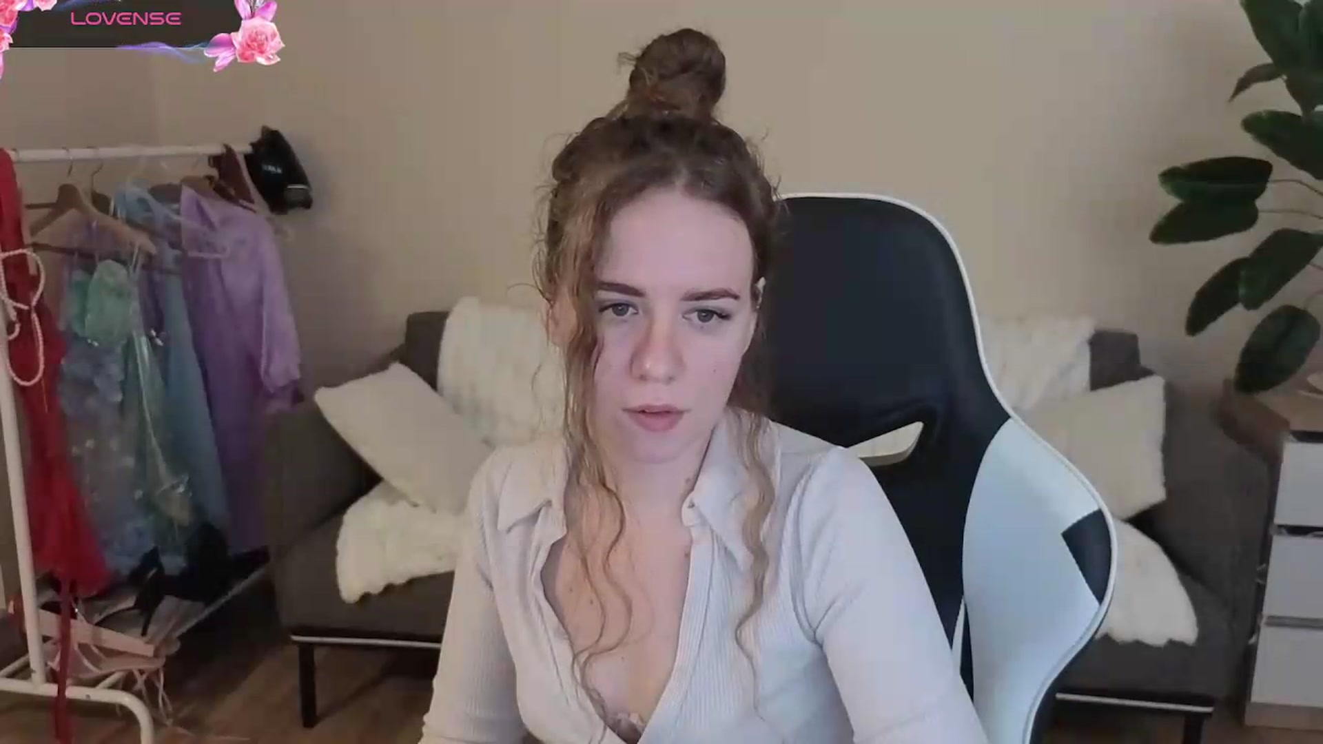 Gallery image thumbnail from BlueFlowerr's myfreecams stream on, 09/03/2026, 18:39 image 18 of 20