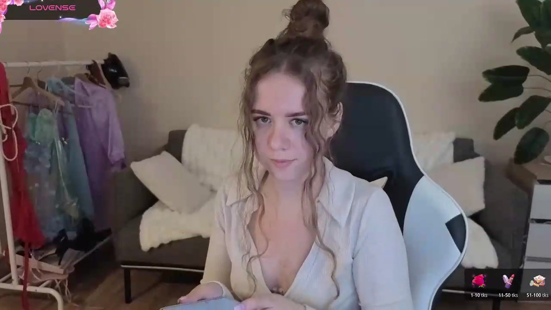 Gallery image thumbnail from BlueFlowerr's myfreecams stream on, 09/03/2026, 18:39 image 6 of 20