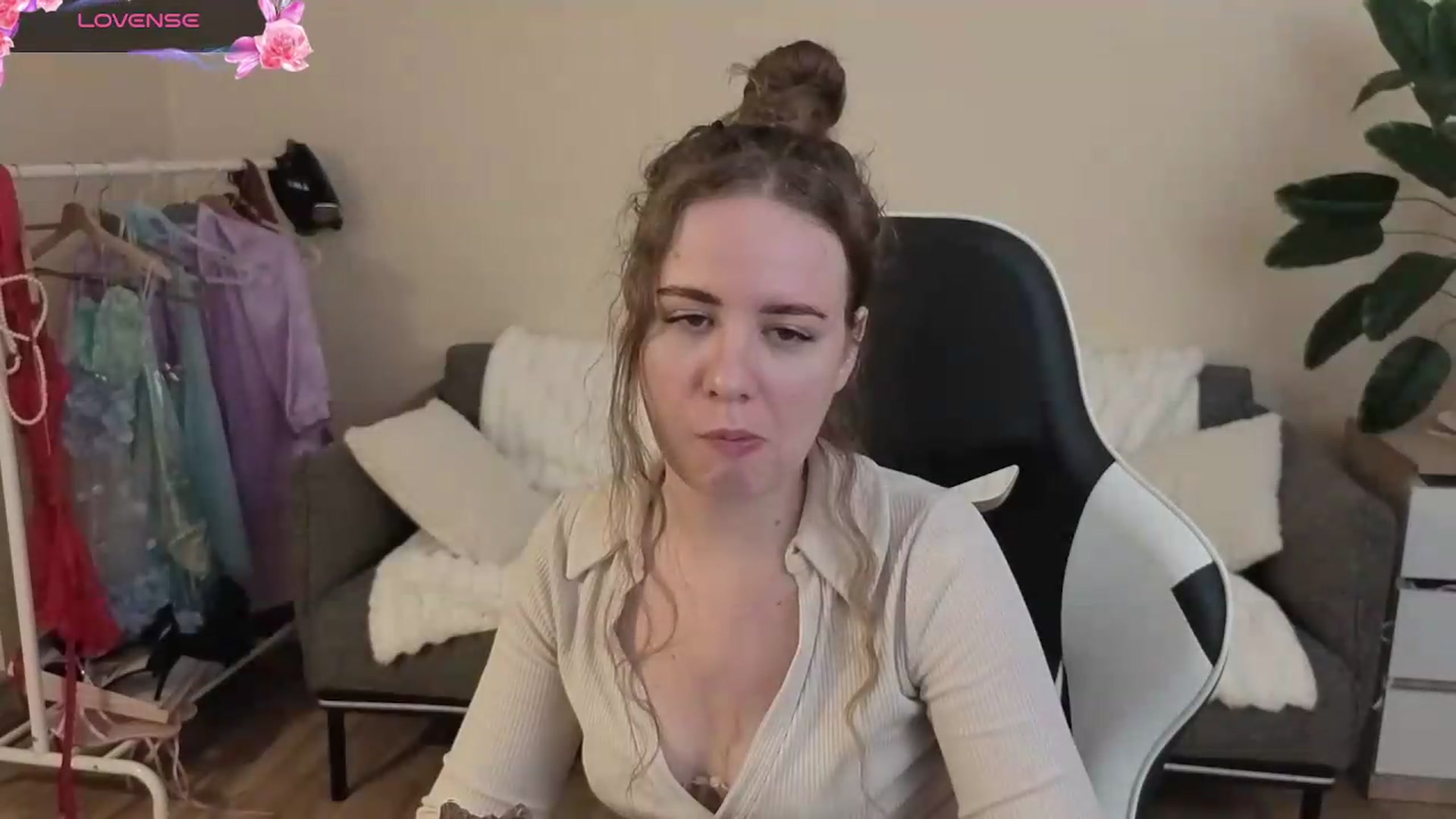 Gallery image thumbnail from BlueFlowerr's myfreecams stream on, 09/03/2026, 18:39 image 9 of 20