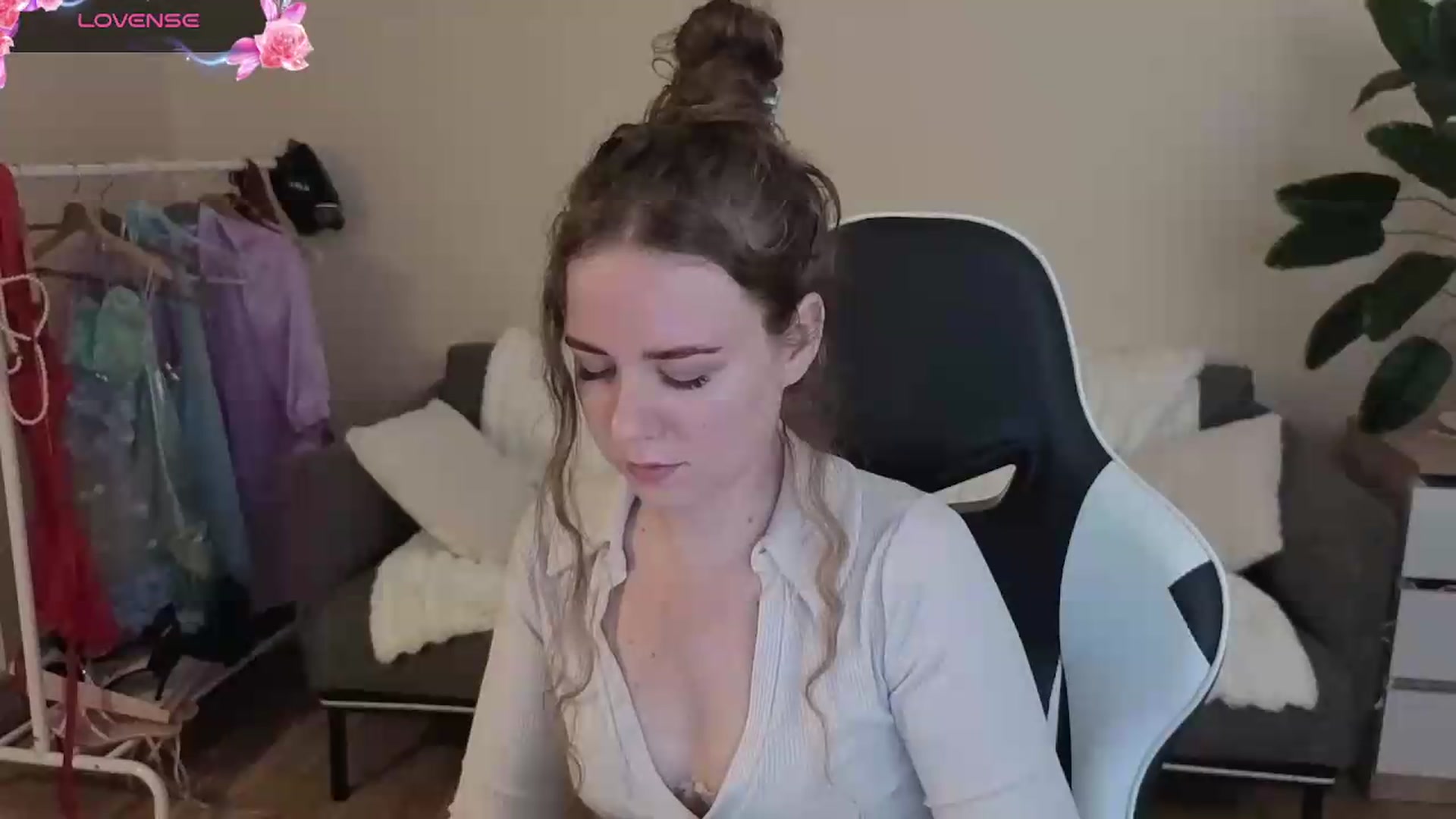 Gallery image thumbnail from BlueFlowerr's myfreecams stream on, 09/03/2026, 18:39 image 20 of 20