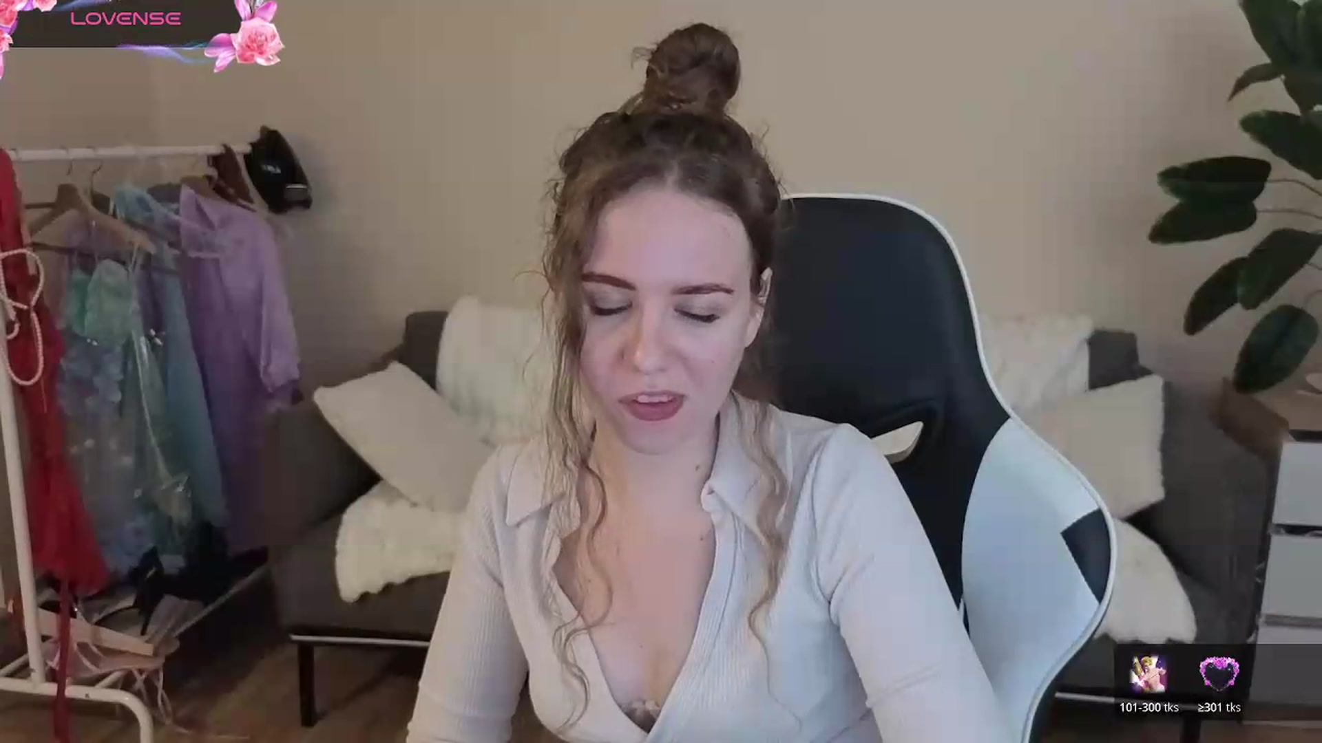 Gallery image thumbnail from BlueFlowerr's myfreecams stream on, 09/03/2026, 18:39 image 14 of 20