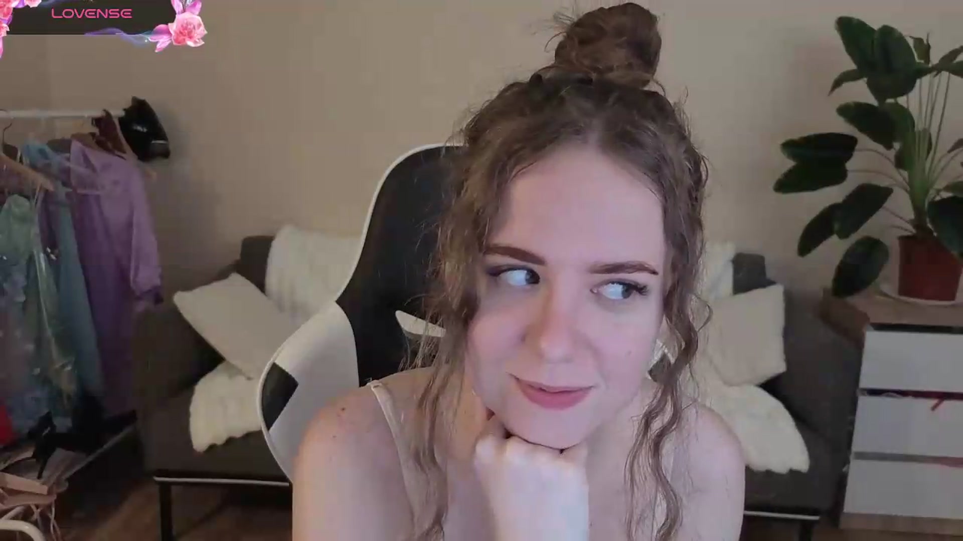 Gallery image thumbnail from BlueFlowerr's myfreecams stream on, 09/03/2026, 20:47 image 17 of 20