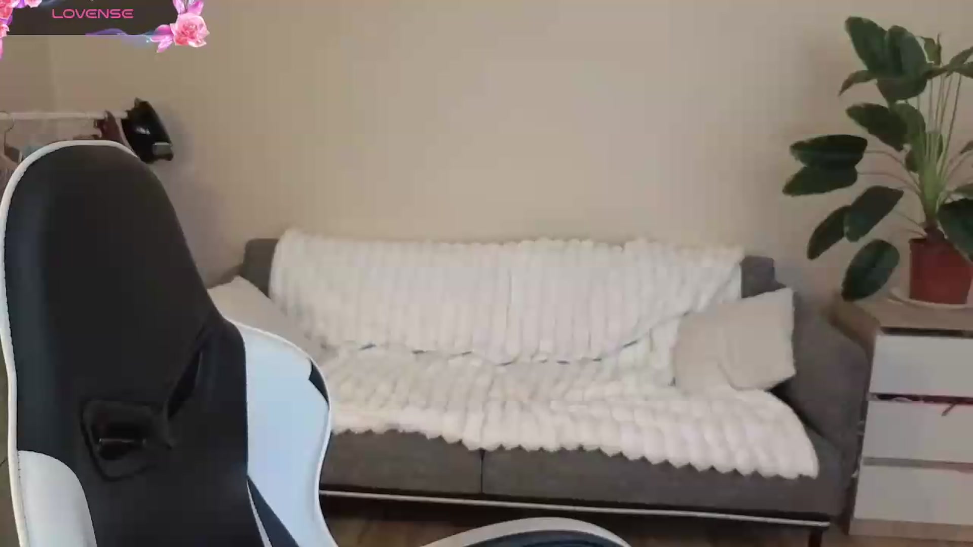 Gallery image thumbnail from BlueFlowerr's myfreecams stream on, 09/03/2026, 20:47 image 19 of 20