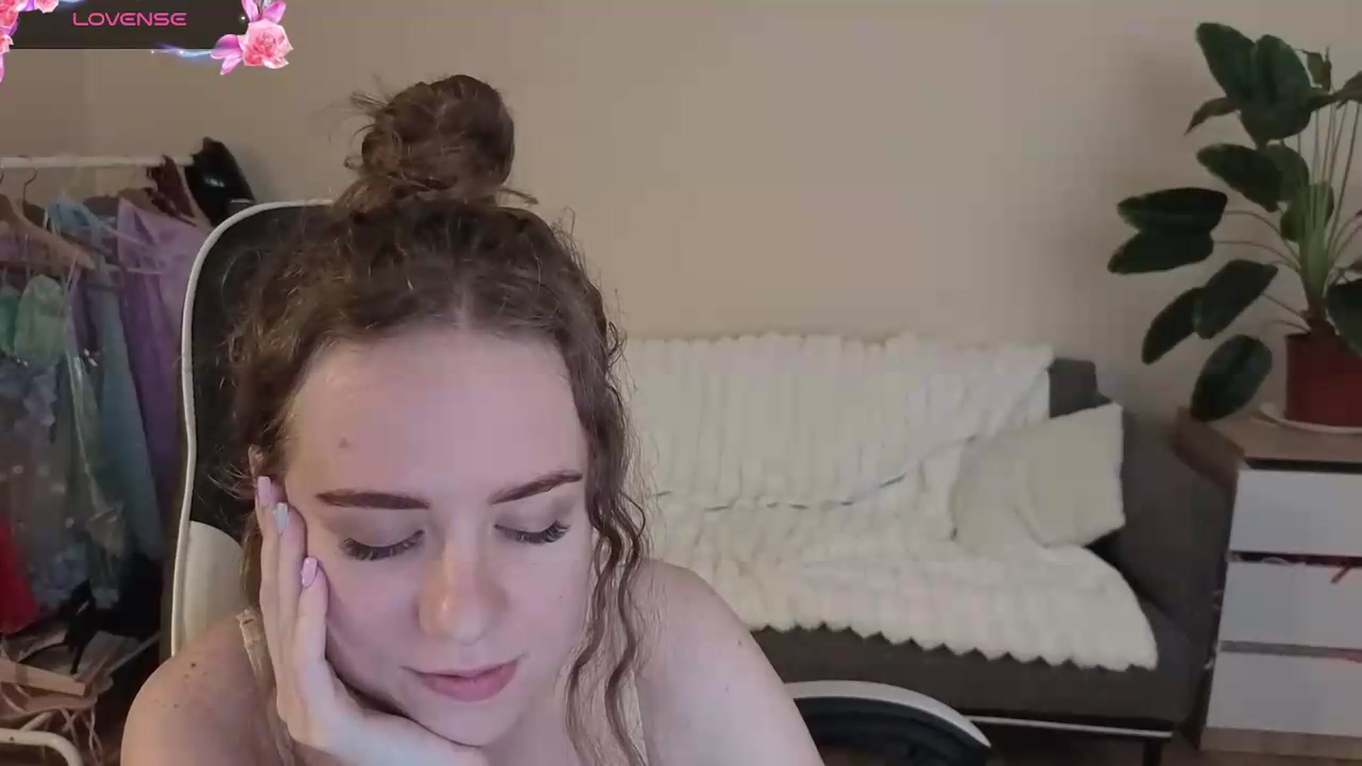Gallery image thumbnail from BlueFlowerr's myfreecams stream on, 09/03/2026, 21:30 image 18 of 20