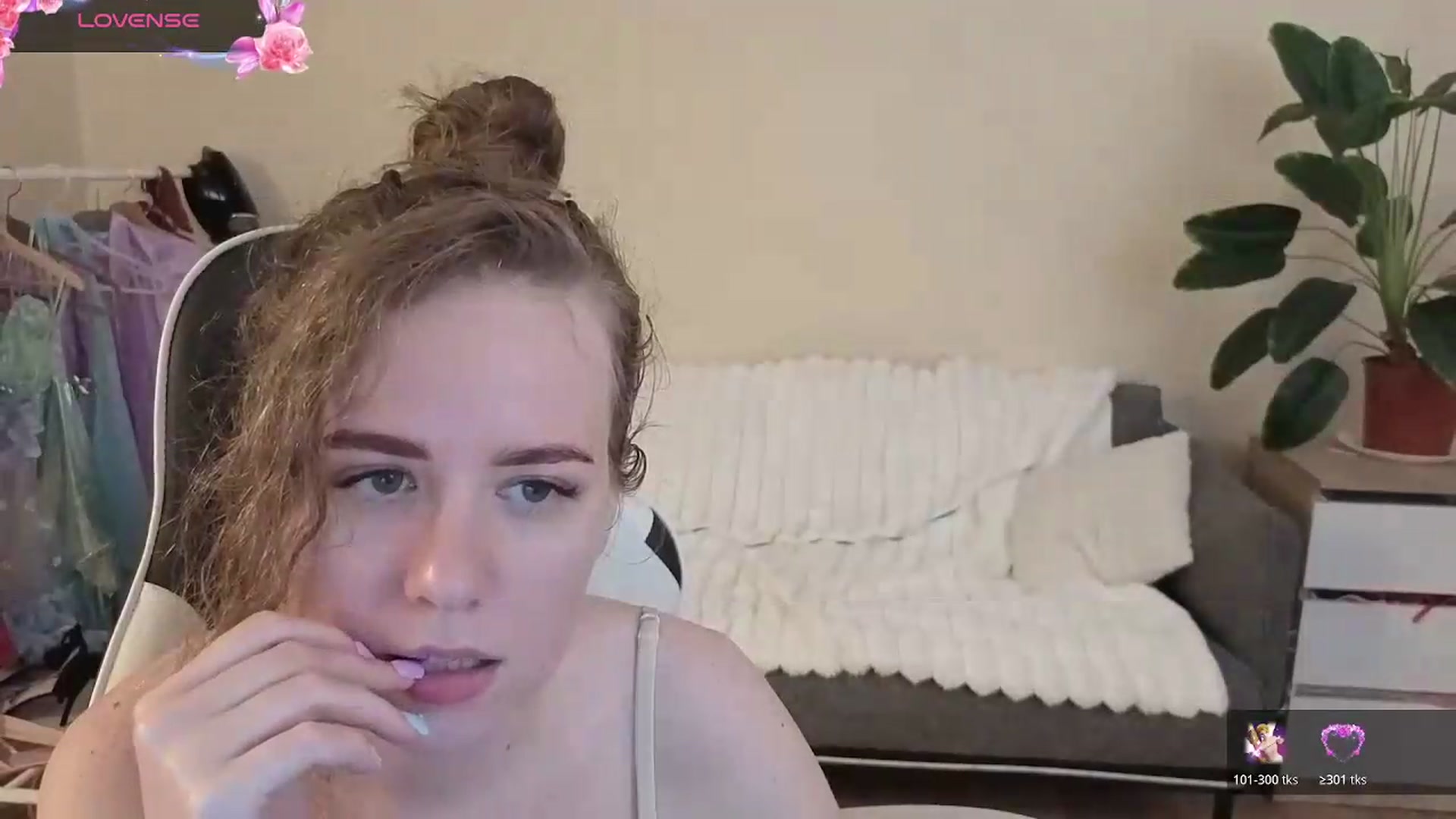 Gallery image thumbnail from BlueFlowerr's myfreecams stream on, 09/03/2026, 22:17 image 12 of 20
