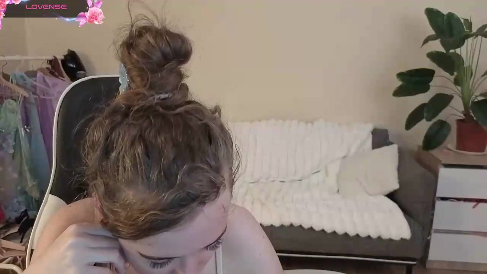 Gallery image thumbnail from BlueFlowerr's myfreecams stream on, 09/03/2026, 22:17 image 13 of 20