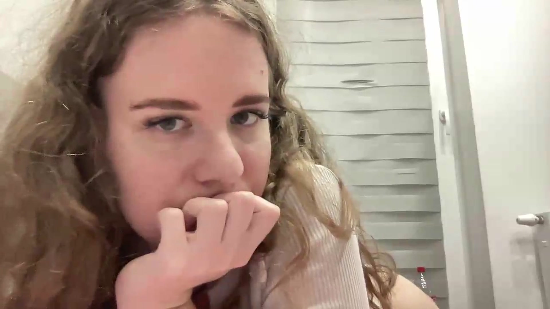 Gallery image thumbnail from BlueFlowerr's myfreecams stream on, 09/04/2026, 02:45 image 9 of 20
