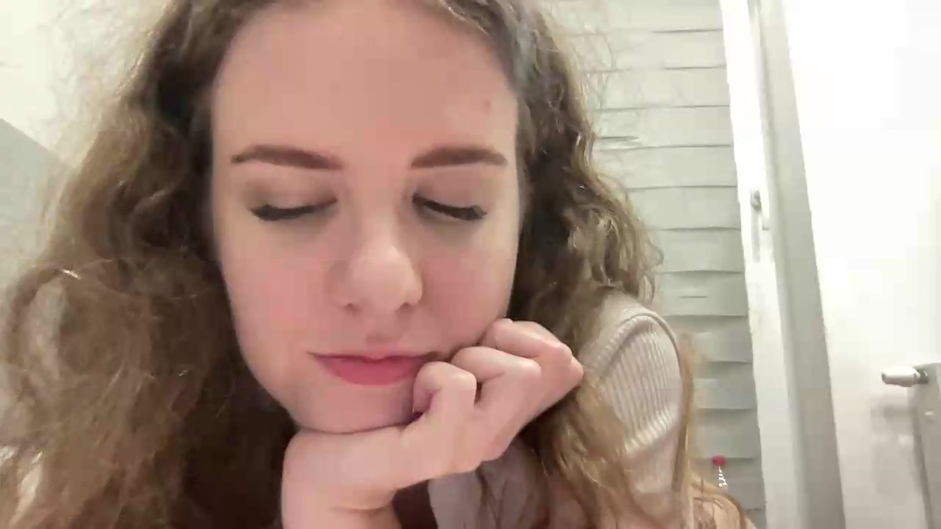 Gallery image thumbnail from BlueFlowerr's myfreecams stream on, 09/04/2026, 02:45 image 11 of 20