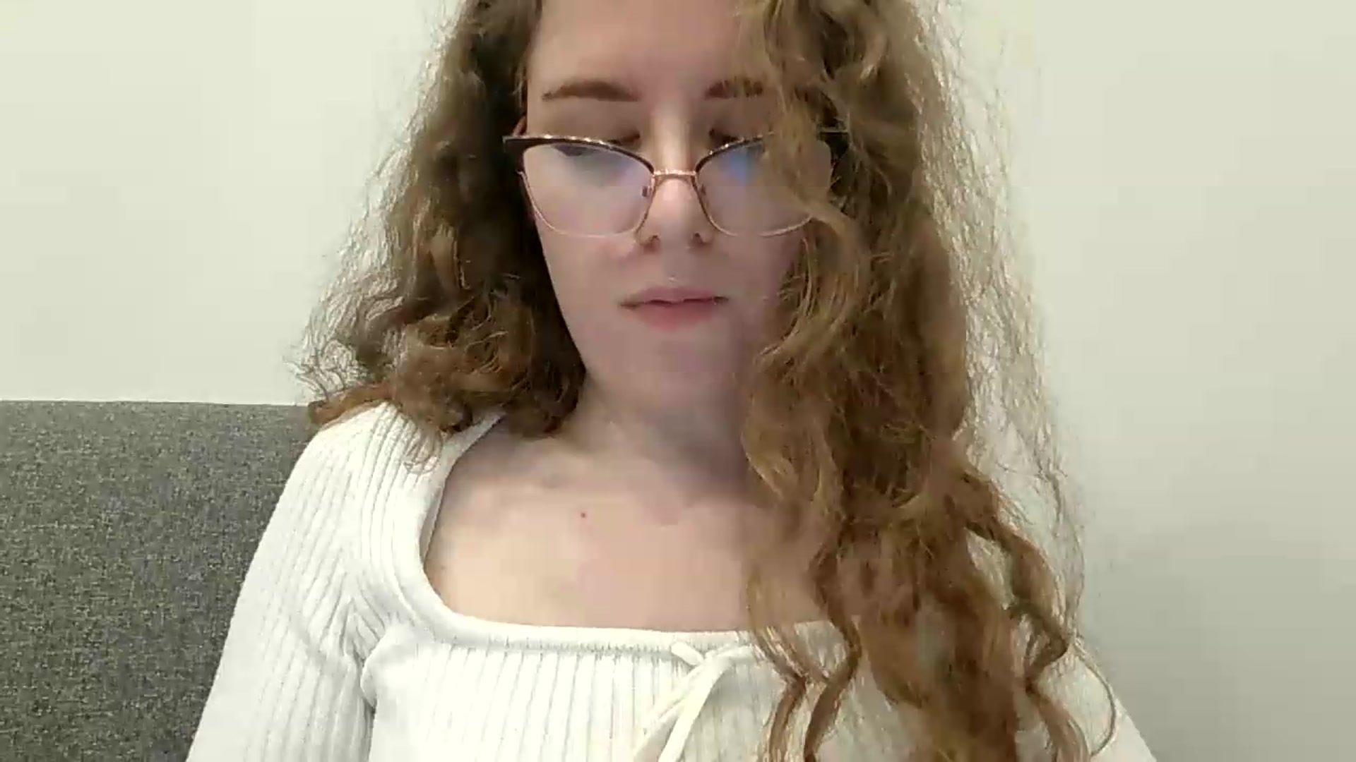 Gallery image thumbnail from BlueFlowerr's myfreecams stream on, 09/05/2026, 18:18 image 20 of 20