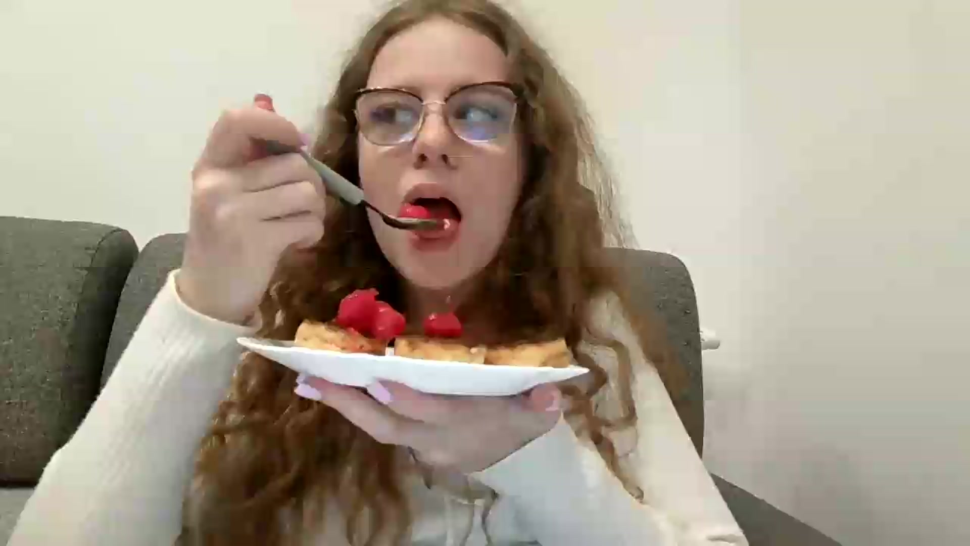 Gallery image thumbnail from BlueFlowerr's myfreecams stream on, 09/05/2026, 23:13 image 2 of 20