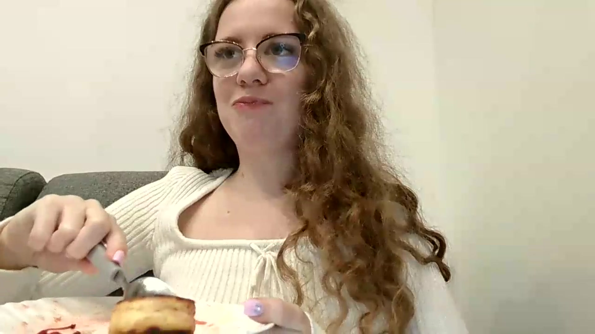 Gallery image thumbnail from BlueFlowerr's myfreecams stream on, 09/05/2026, 23:13 image 15 of 20