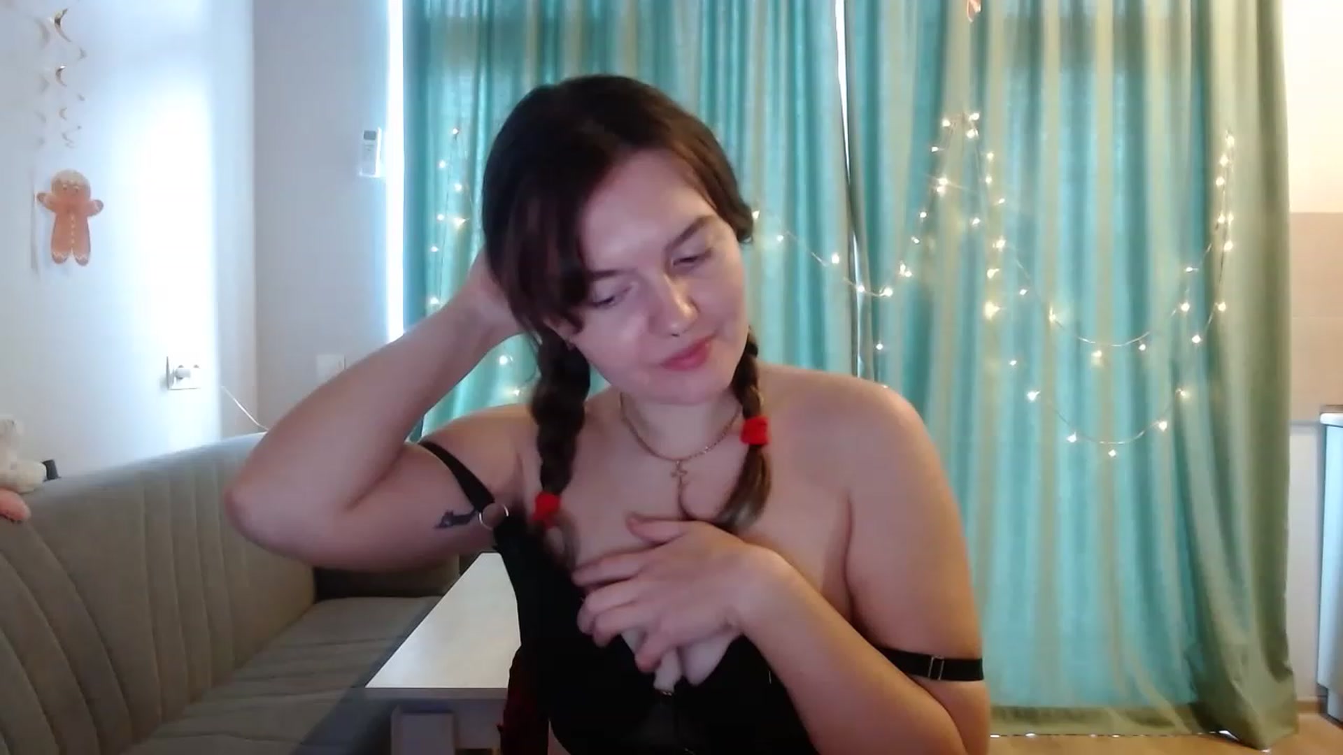 Gallery image thumbnail from BlueL1ghtning's myfreecams stream on, 12/05/2022, 10:59 image 10 of 20