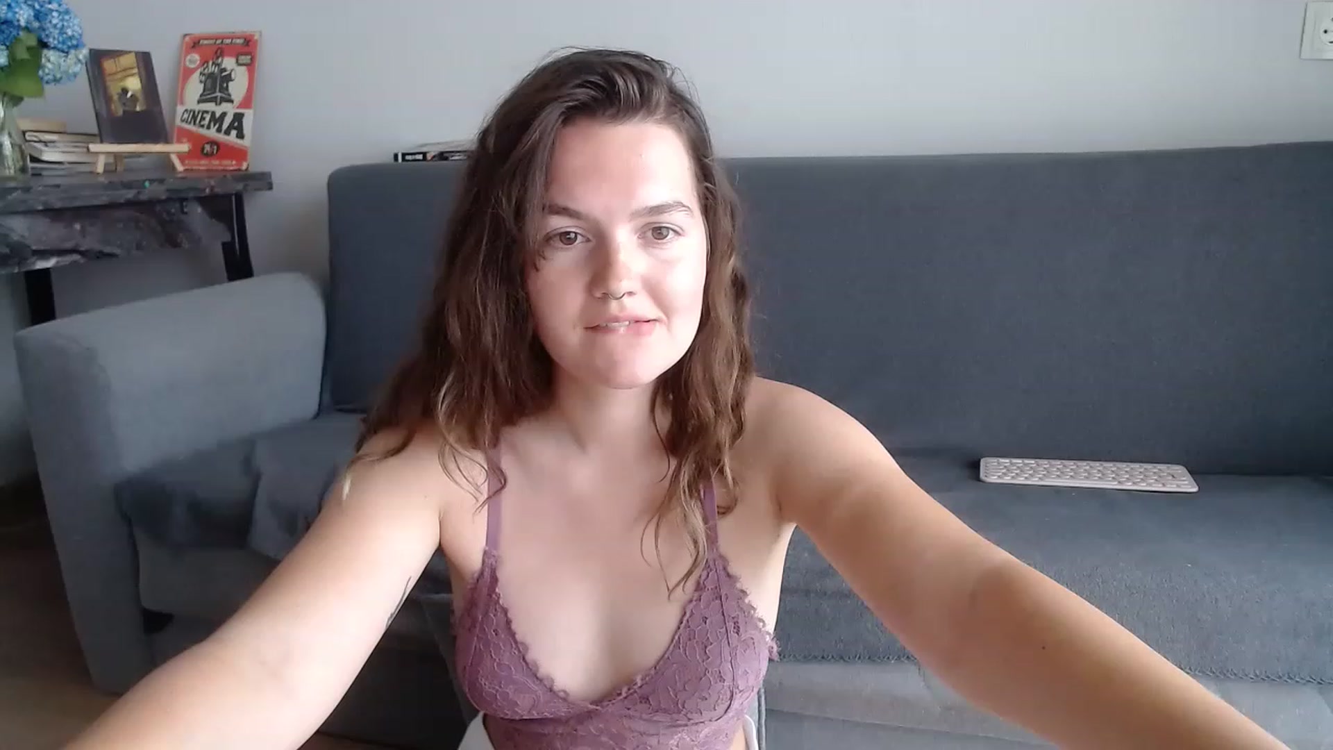 Gallery image thumbnail from BlueL1ghtning's myfreecams stream on, 06/13/2023, 14:14 image 15 of 20