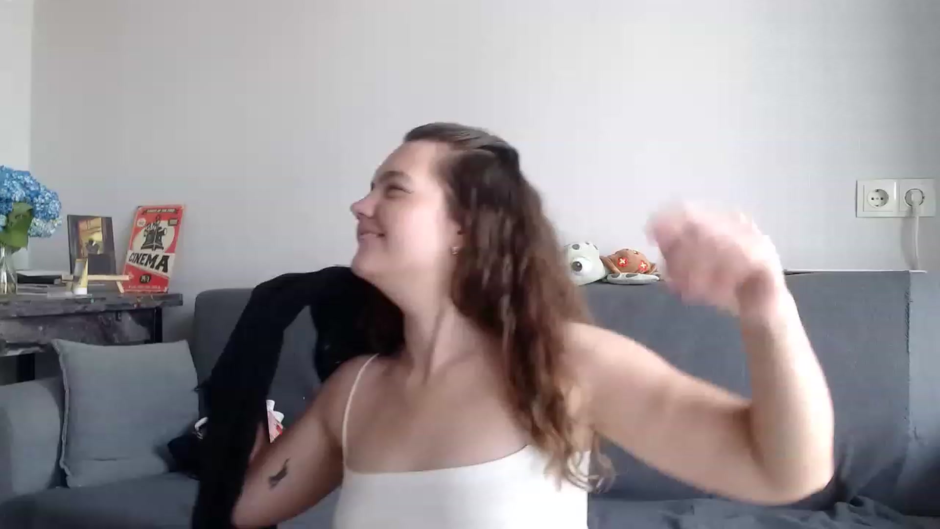 Gallery image thumbnail from BlueL1ghtning's myfreecams stream on, 06/14/2023, 13:40 image 1 of 20