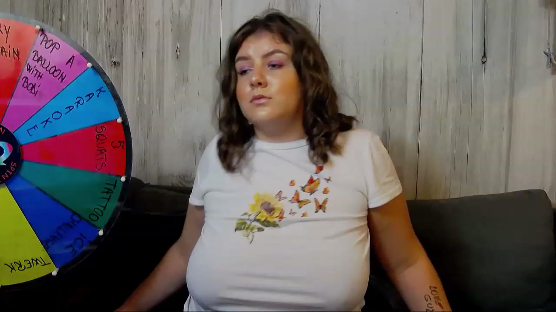 Gallery image thumbnail from BluePoppy's myfreecams stream on, 12/18/2022, 19:30 image 17 of 20