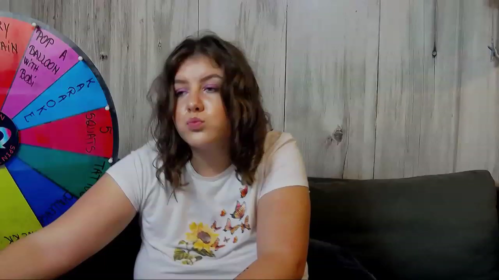 Gallery image thumbnail from BluePoppy's myfreecams stream on, 12/18/2022, 19:30 image 16 of 20