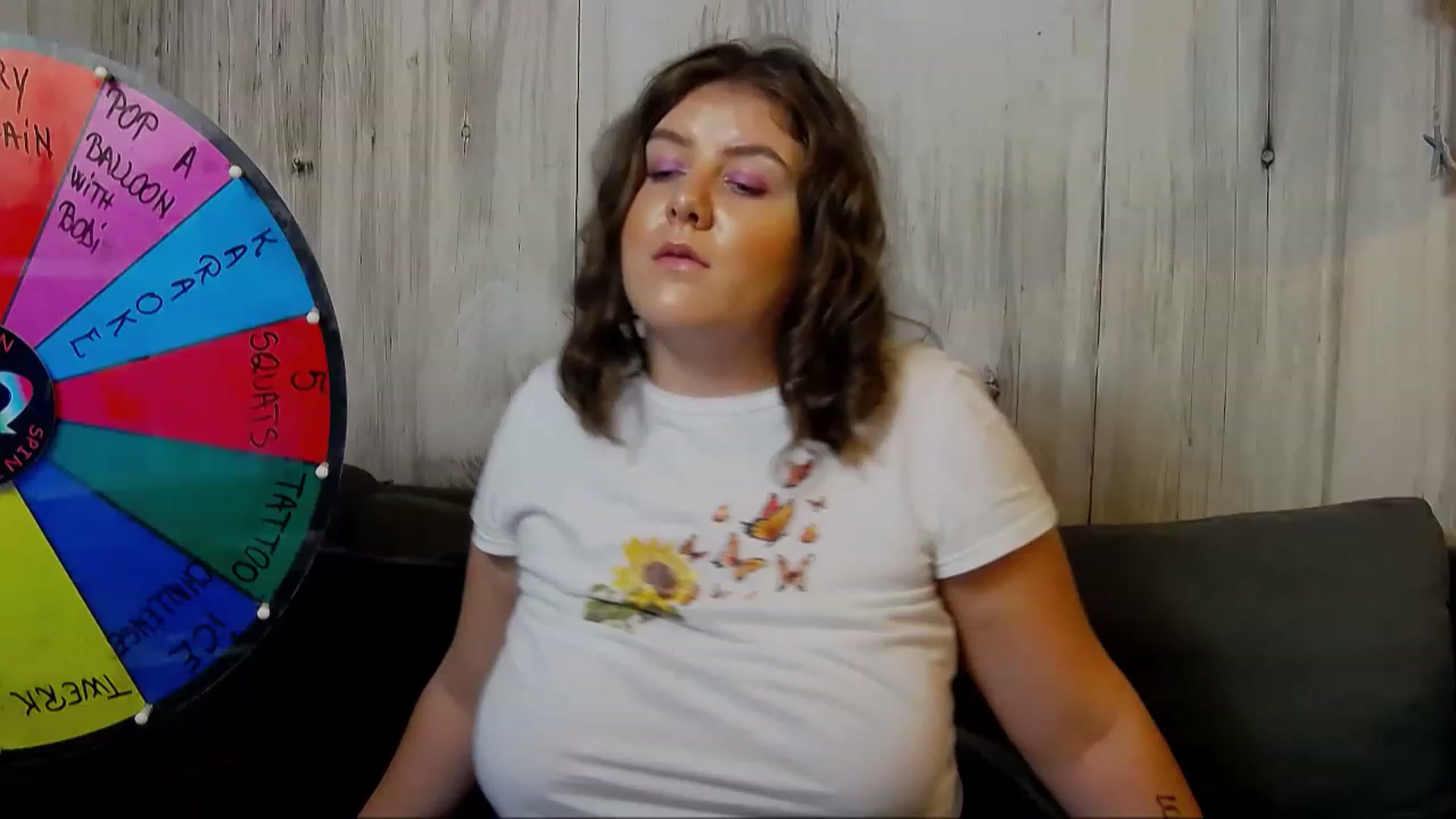 Gallery image thumbnail from BluePoppy's myfreecams stream on, 12/18/2022, 19:30 image 14 of 20