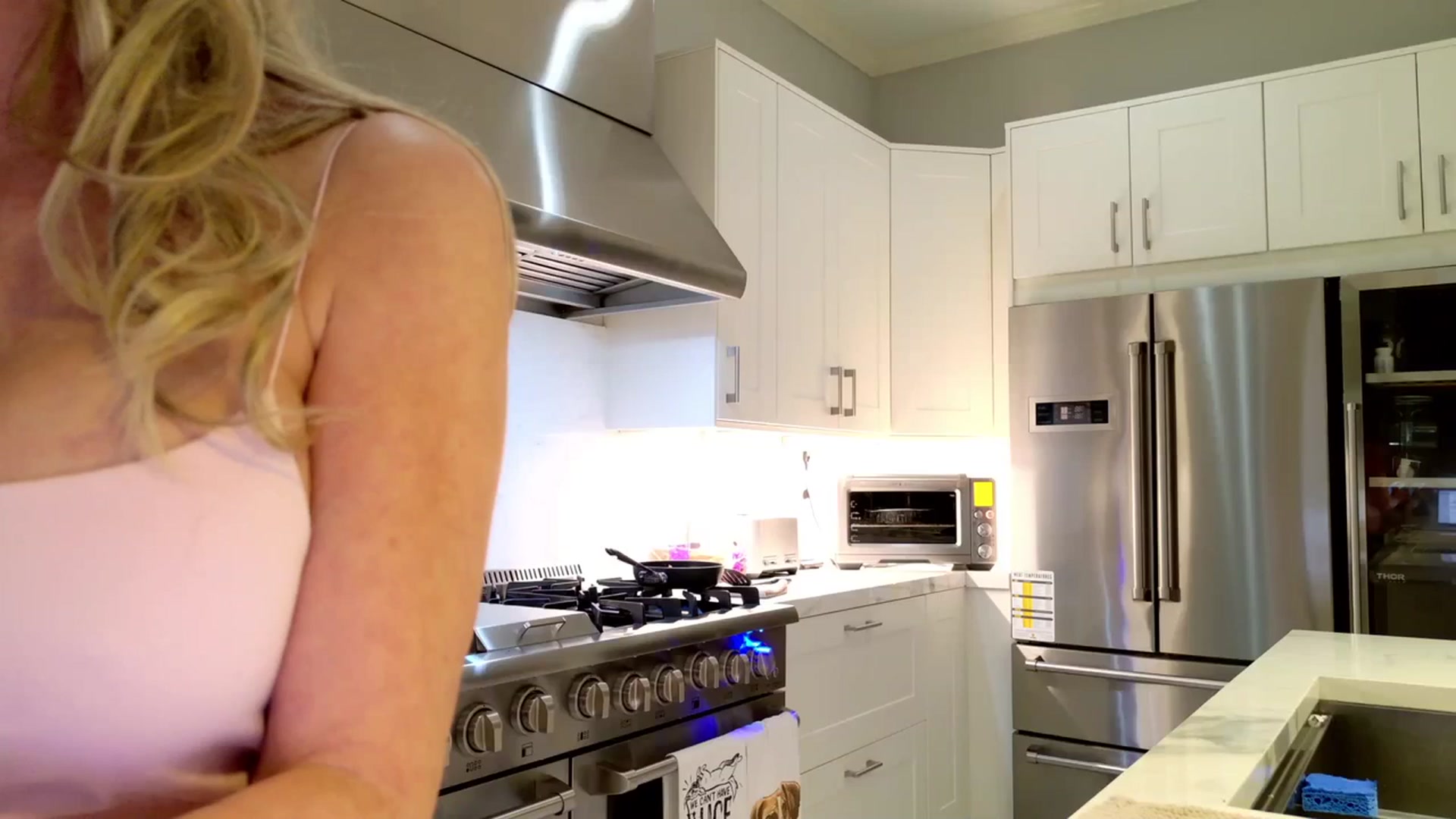 Gallery image thumbnail from BlueRiverTX's myfreecams stream on, 03/16/2024, 01:33 image 18 of 20