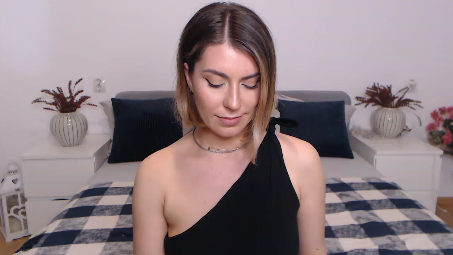 Gallery image thumbnail from BlueStocking's myfreecams stream on, 06/13/2023, 11:49 image 20 of 20