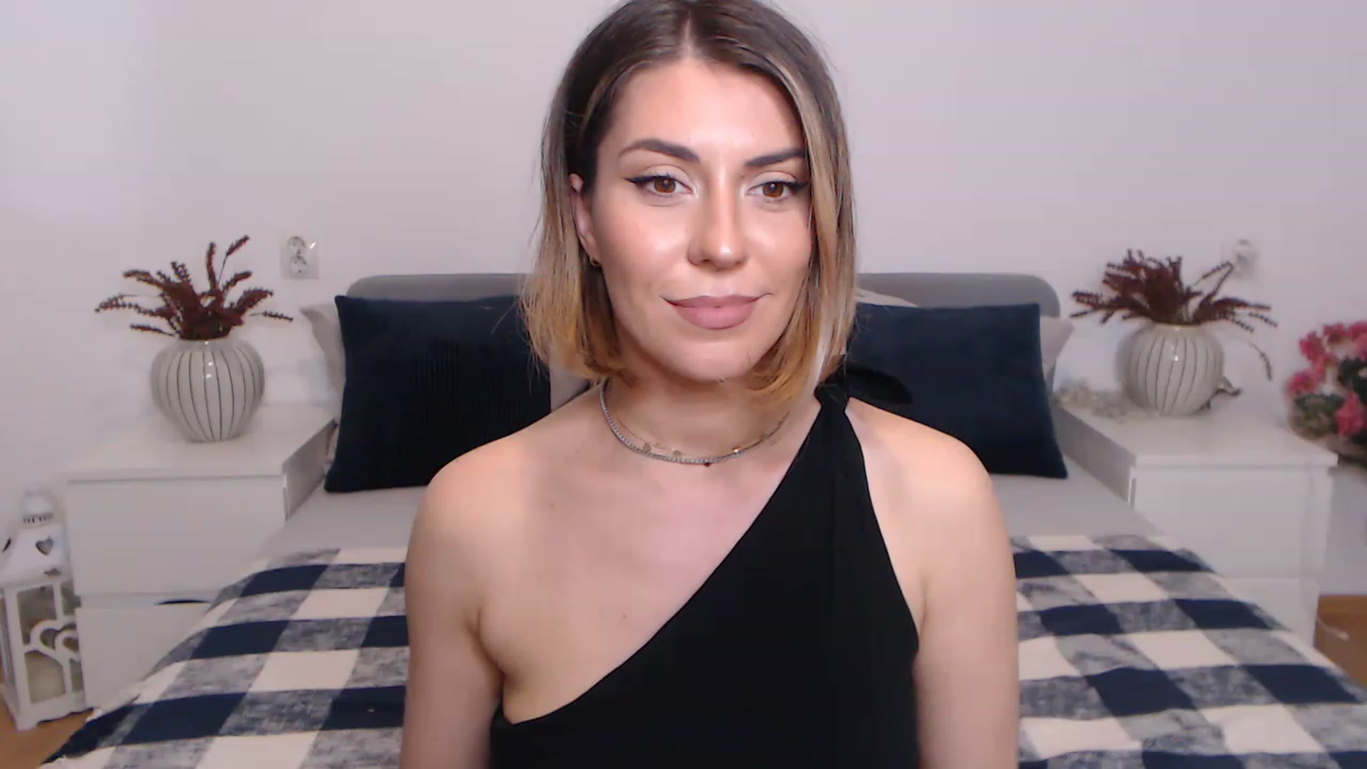 Gallery image thumbnail from BlueStocking's myfreecams stream on, 06/13/2023, 11:49 image 12 of 20