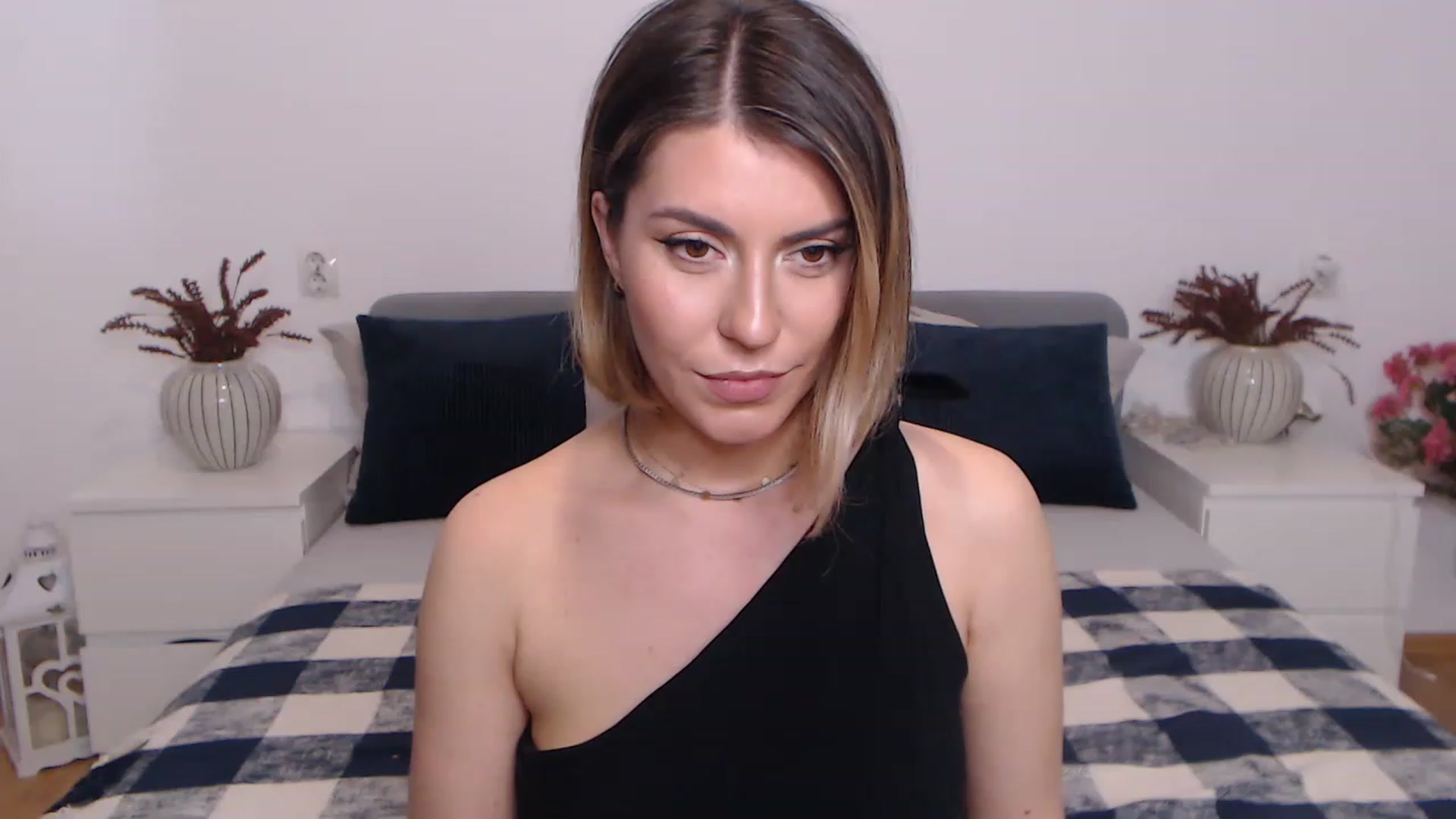 Gallery image thumbnail from BlueStocking's myfreecams stream on, 06/13/2023, 11:49 image 3 of 20