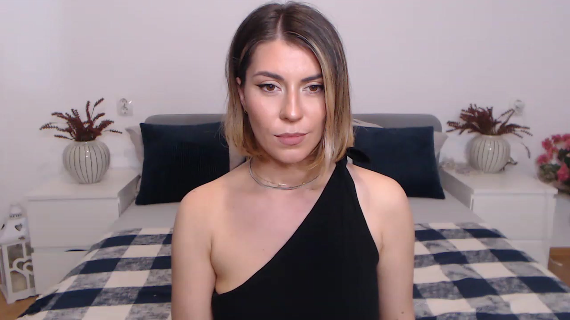Gallery image thumbnail from BlueStocking's myfreecams stream on, 06/13/2023, 11:49 image 15 of 20