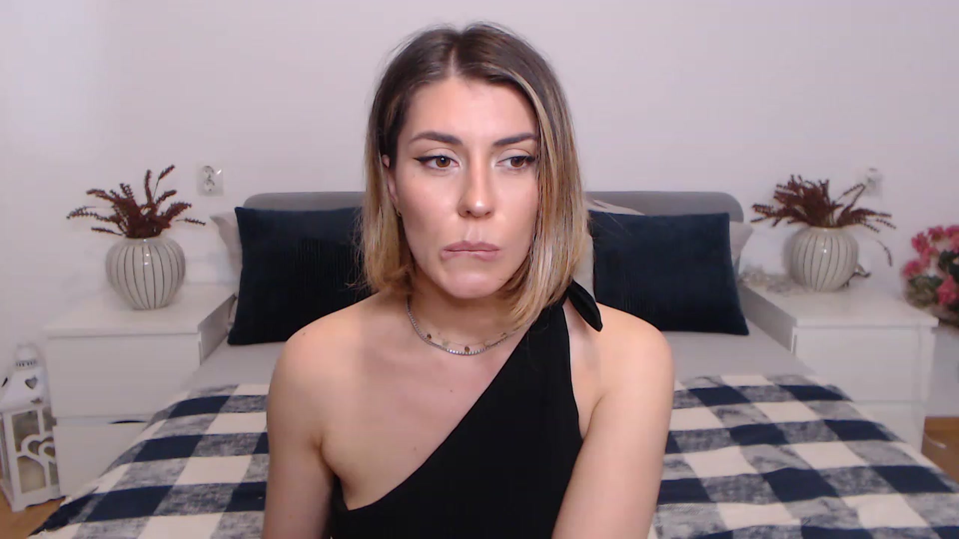 Gallery image thumbnail from BlueStocking's myfreecams stream on, 06/13/2023, 12:50 image 15 of 20