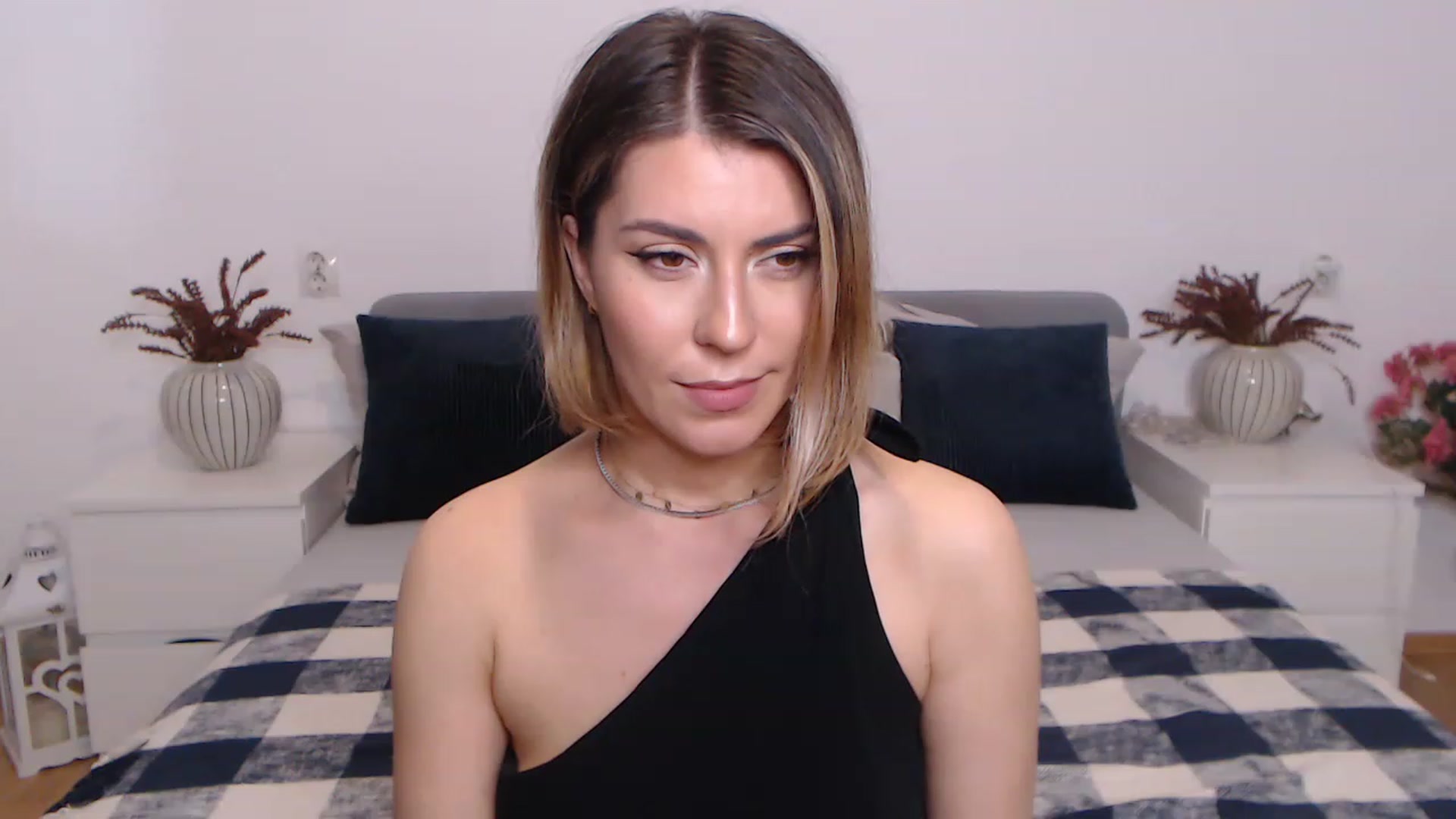 Gallery image thumbnail from BlueStocking's myfreecams stream on, 06/13/2023, 12:50 image 20 of 20
