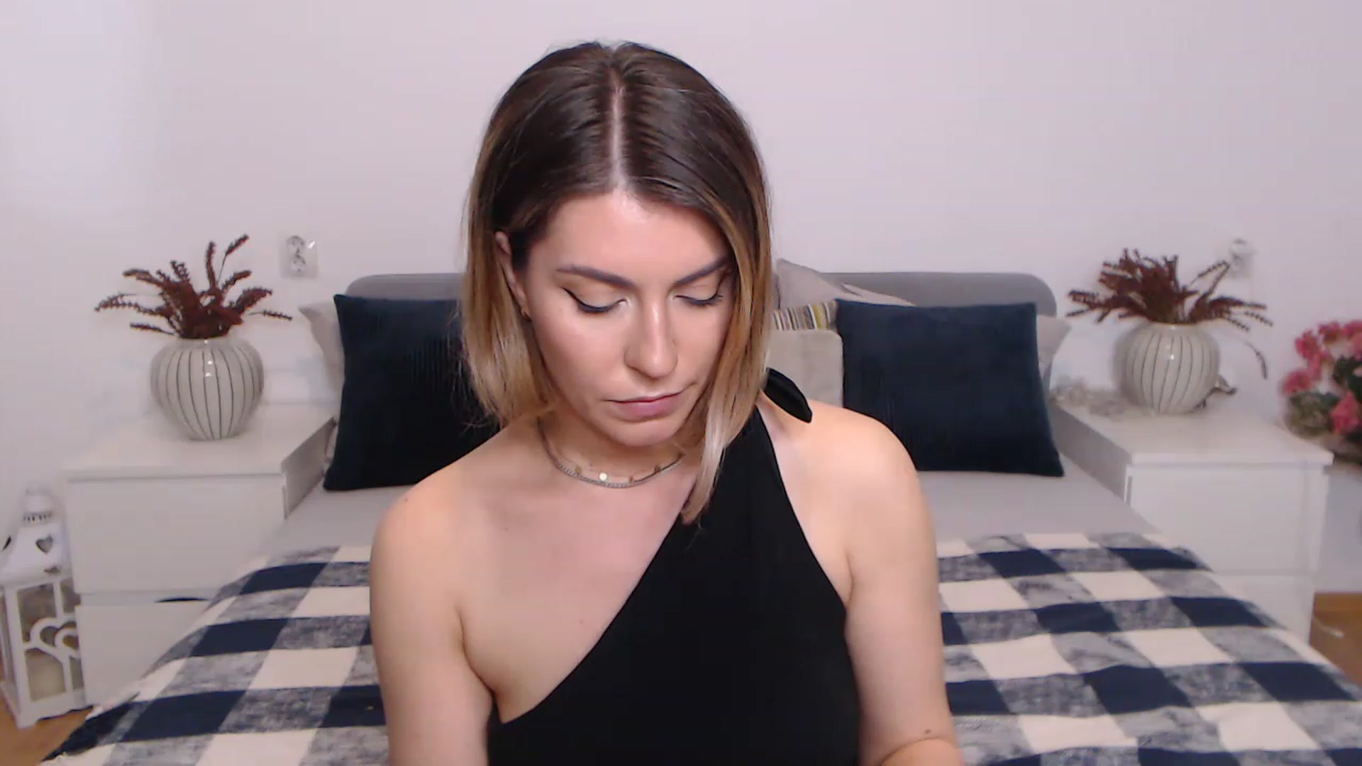 Gallery image thumbnail from BlueStocking's myfreecams stream on, 06/13/2023, 12:50 image 13 of 20