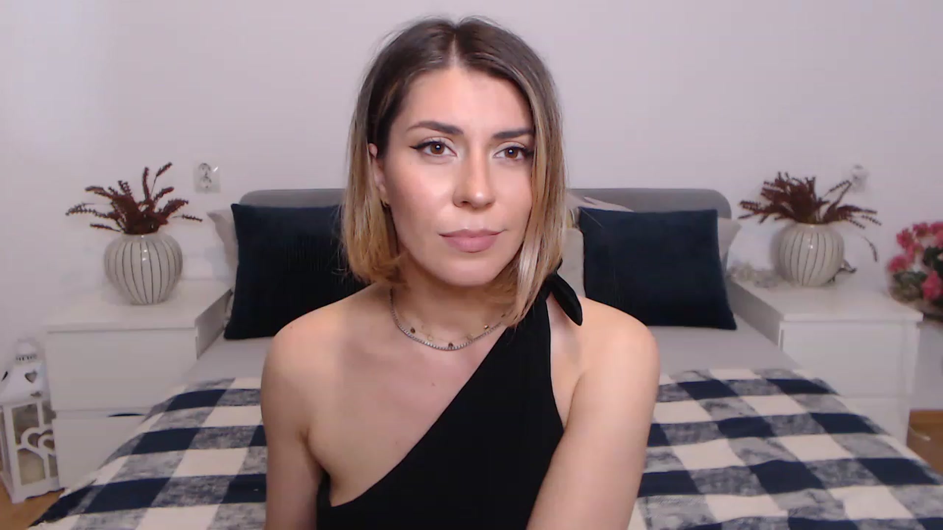 Gallery image thumbnail from BlueStocking's myfreecams stream on, 06/13/2023, 12:50 image 9 of 20