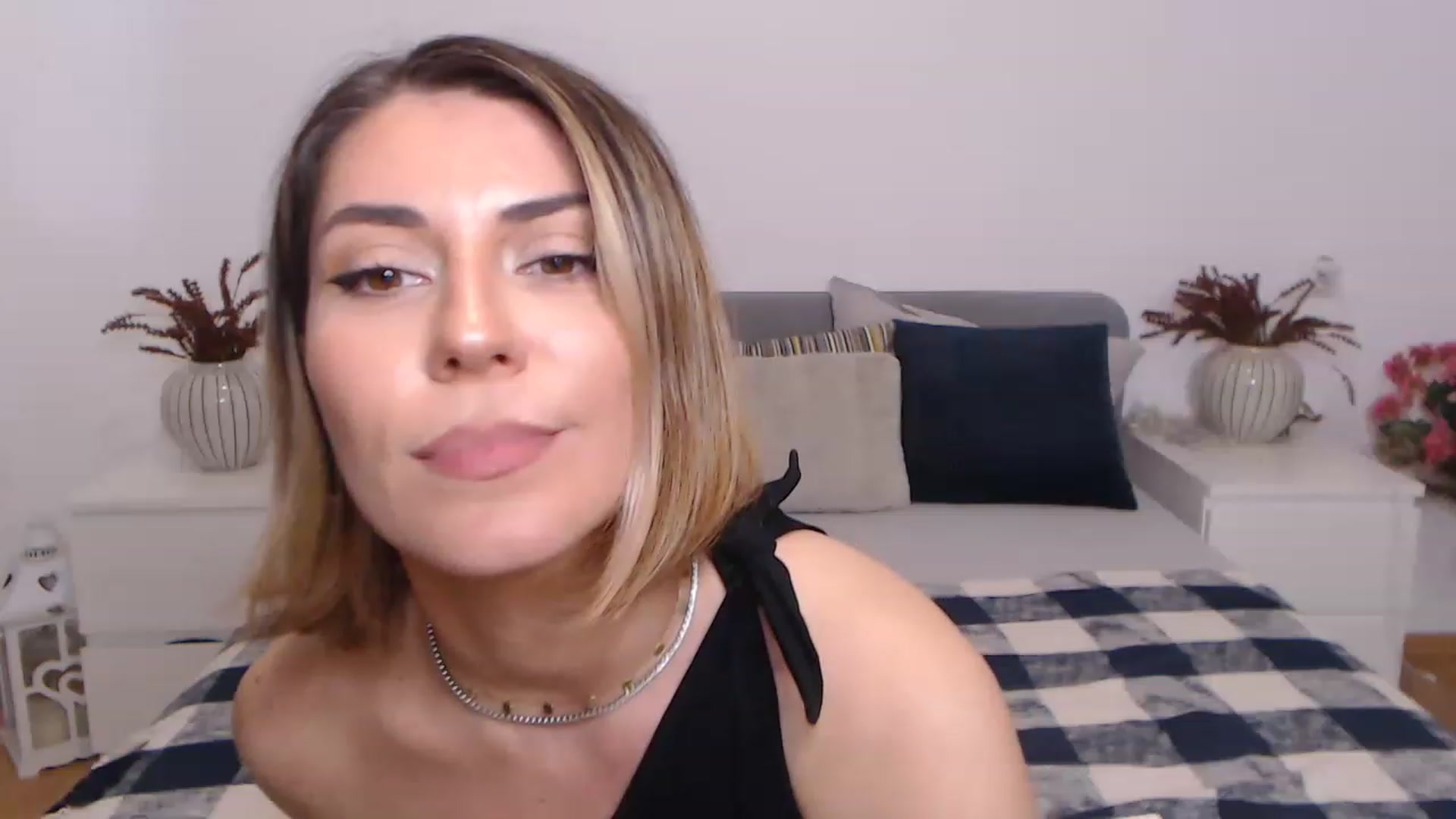 Gallery image thumbnail from BlueStocking's myfreecams stream on, 06/13/2023, 12:50 image 11 of 20