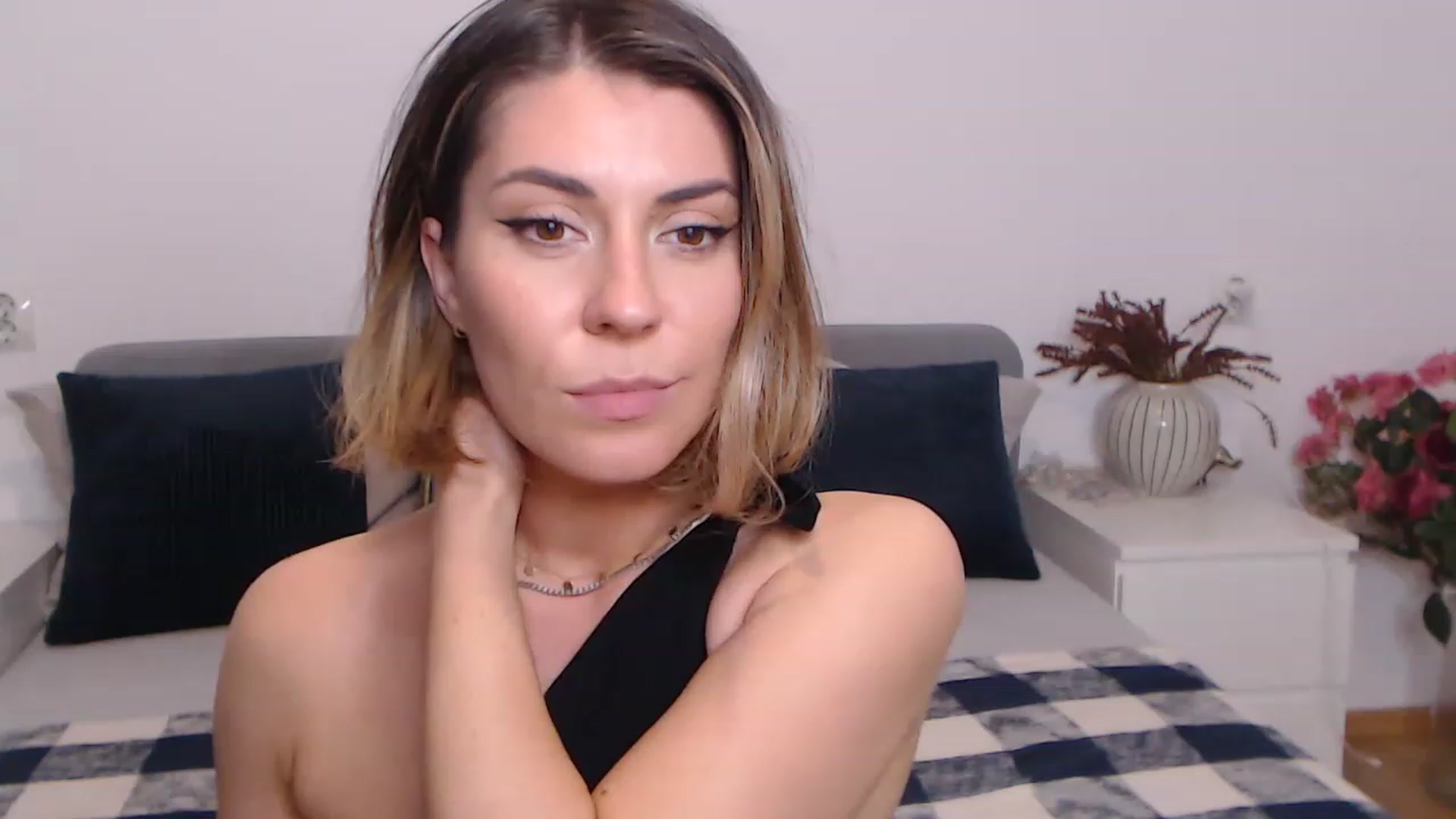 Gallery image thumbnail from BlueStocking's myfreecams stream on, 06/13/2023, 16:47 image 11 of 20