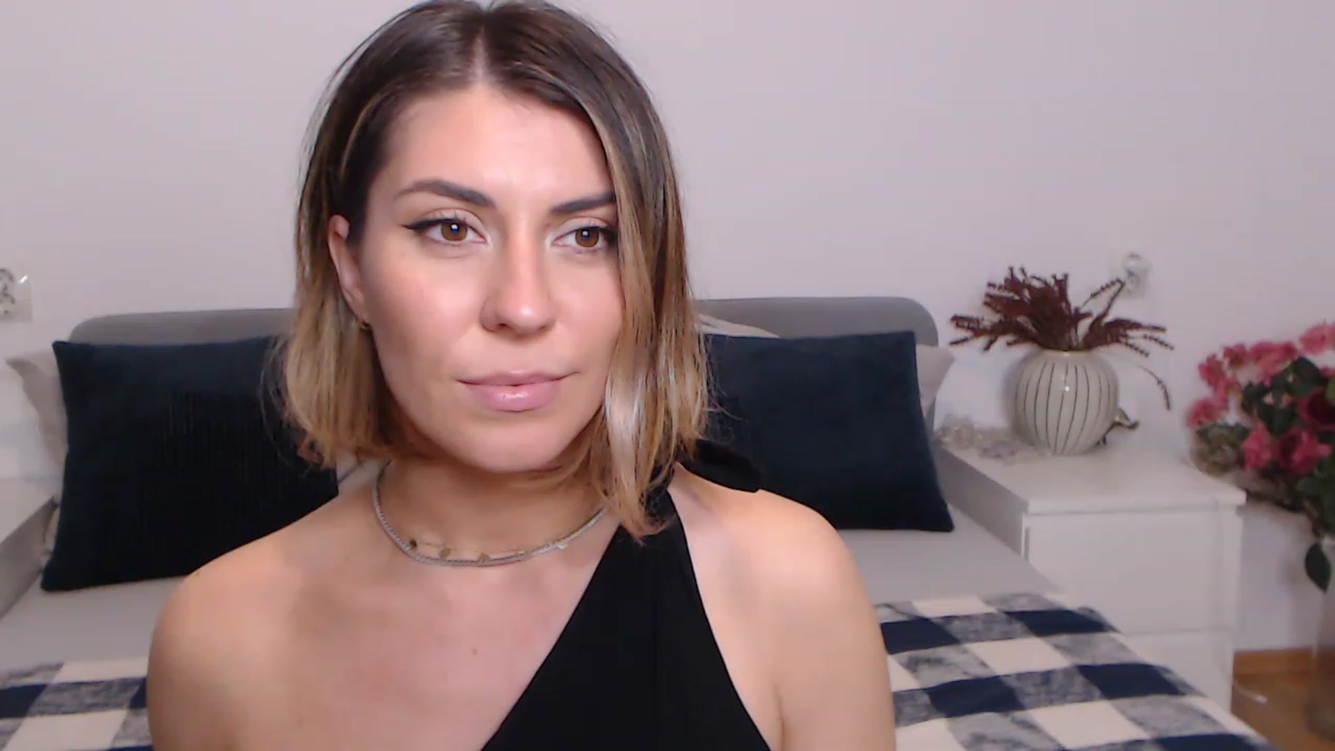 Gallery image thumbnail from BlueStocking's myfreecams stream on, 06/13/2023, 16:47 image 13 of 20