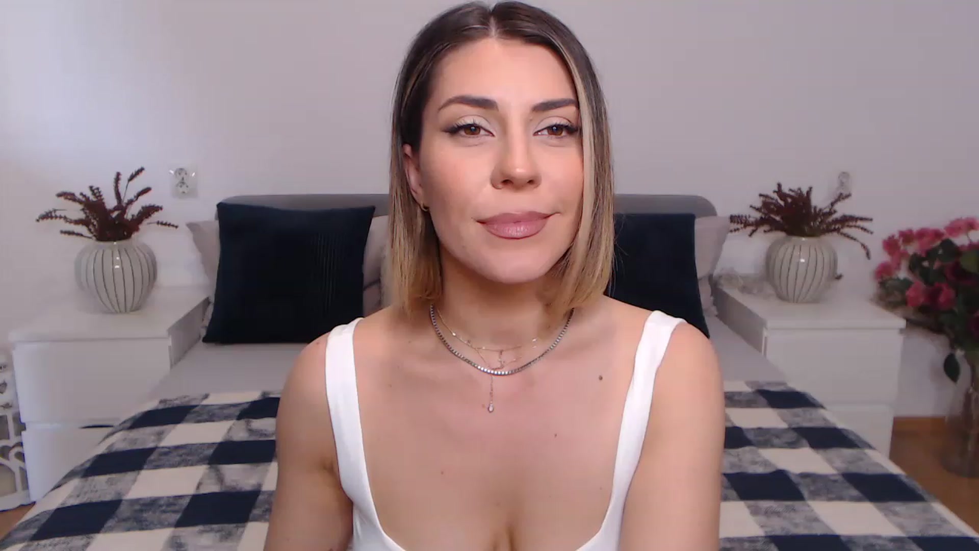 Gallery image thumbnail from BlueStocking's myfreecams stream on, 06/15/2023, 10:27 image 13 of 20