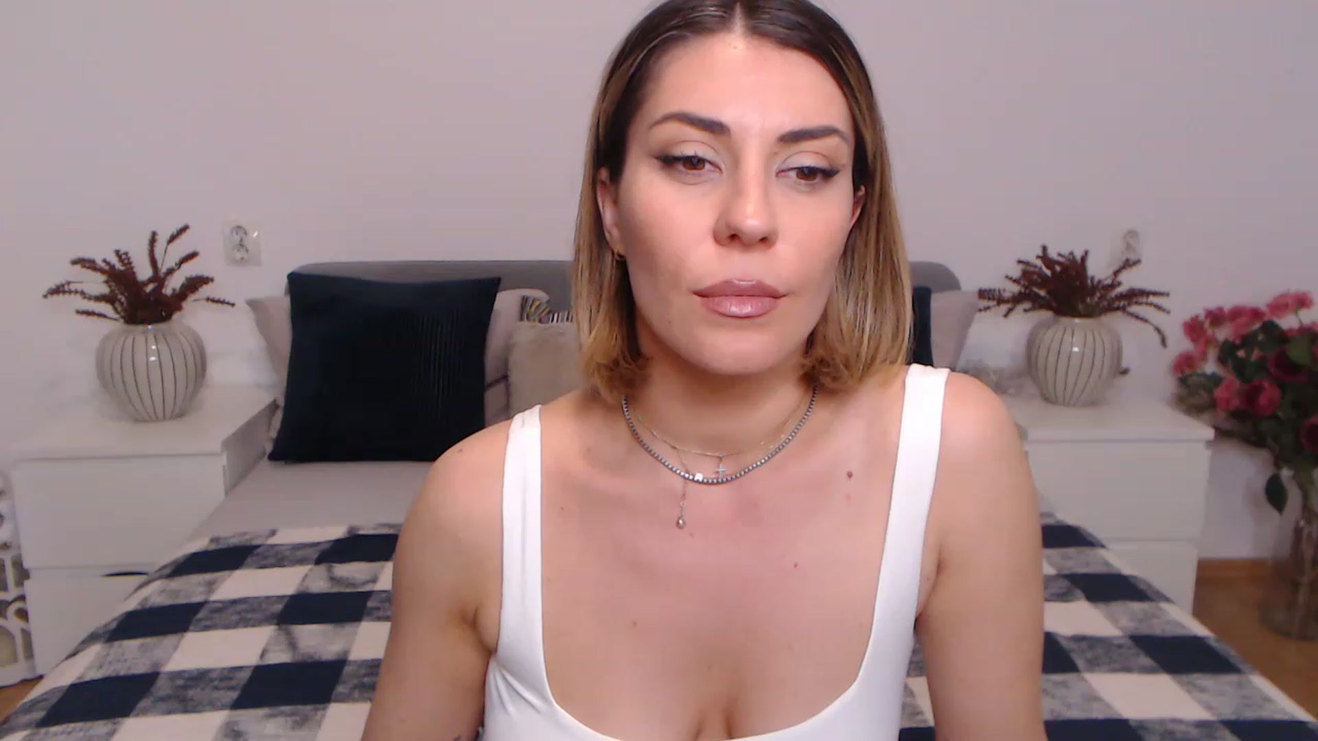 Gallery image thumbnail from BlueStocking's myfreecams stream on, 06/15/2023, 16:55 image 20 of 20