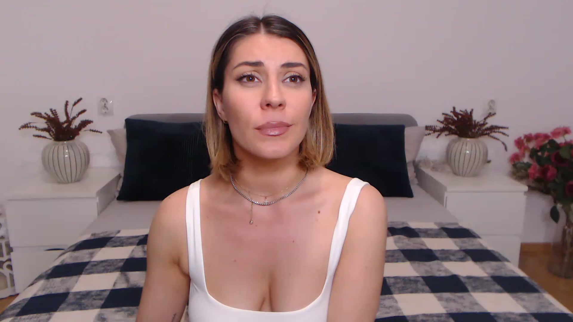 Gallery image thumbnail from BlueStocking's myfreecams stream on, 06/15/2023, 16:55 image 18 of 20