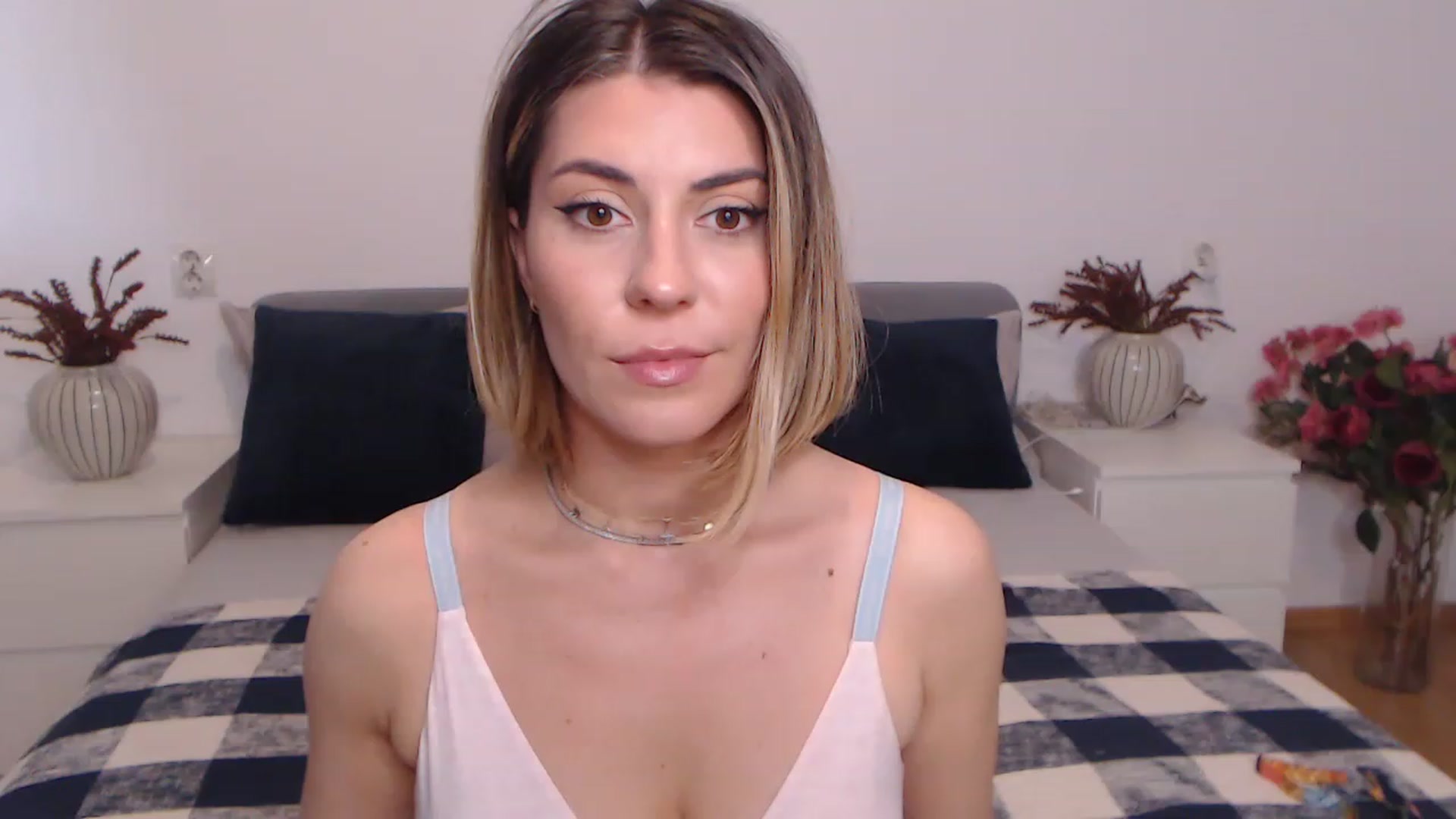 Gallery image thumbnail from BlueStocking's myfreecams stream on, 06/17/2023, 12:01 image 18 of 20