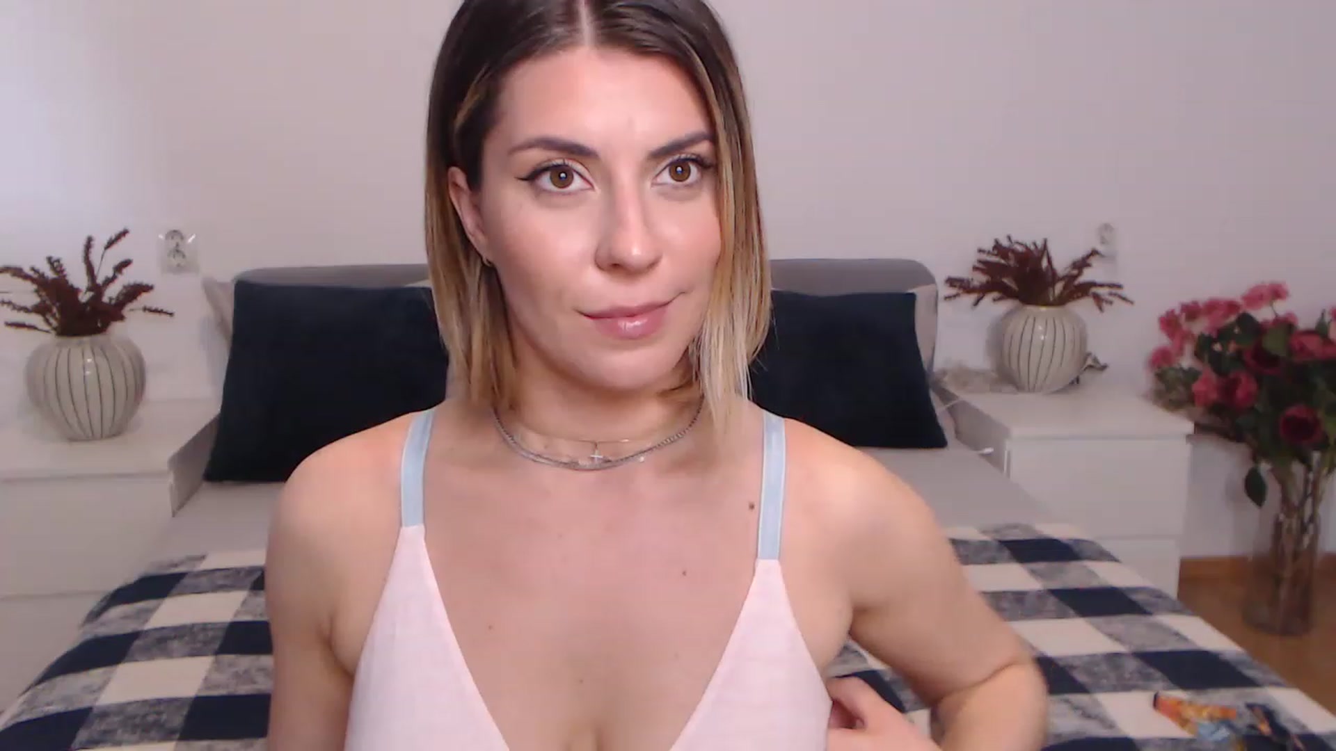 Gallery image thumbnail from BlueStocking's myfreecams stream on, 06/17/2023, 12:01 image 11 of 20