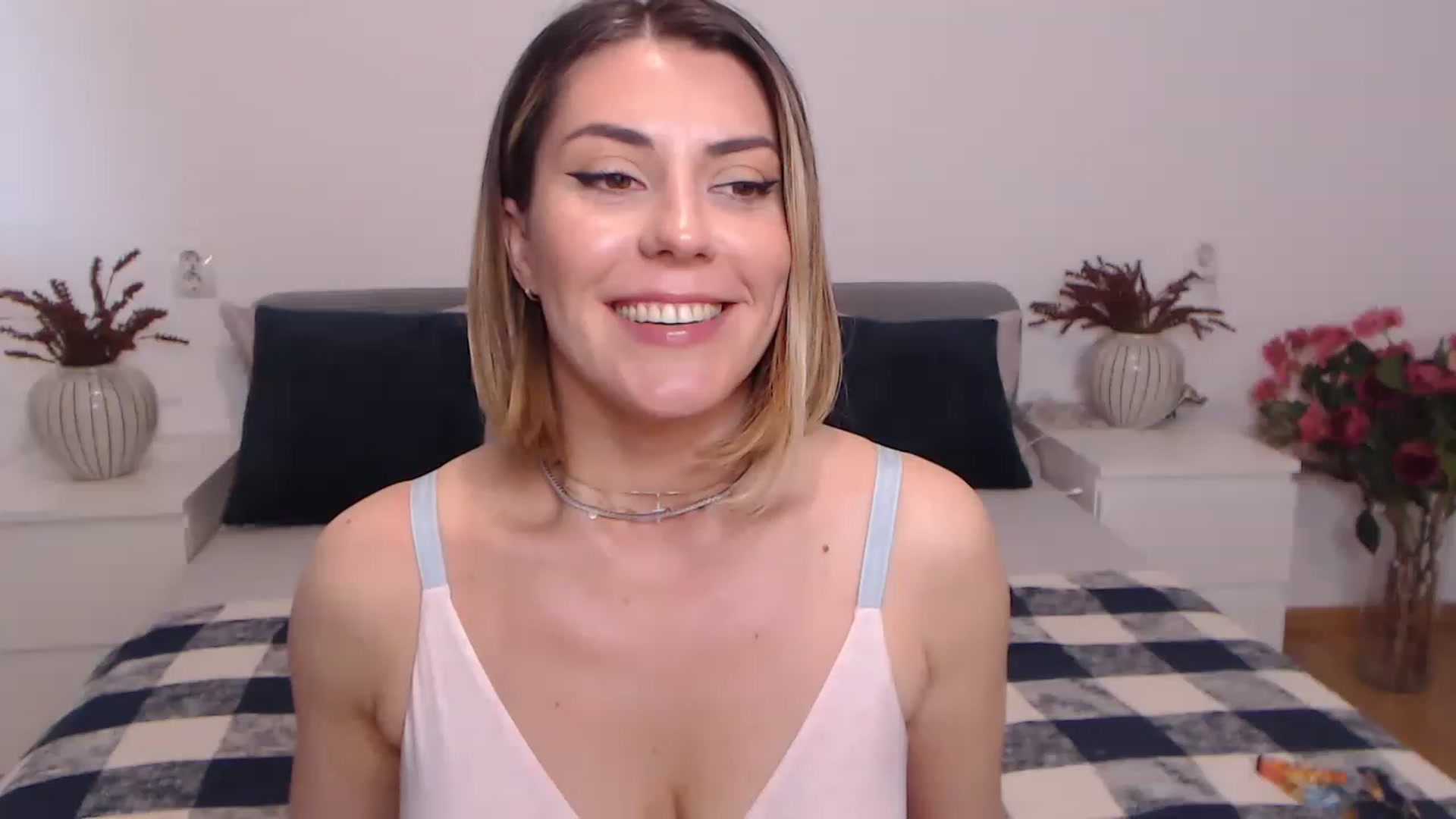 Gallery image thumbnail from BlueStocking's myfreecams stream on, 06/17/2023, 12:01 image 17 of 20