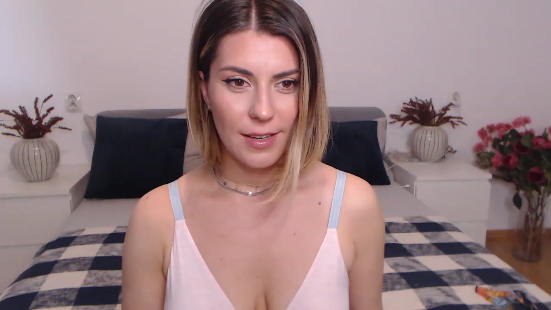 Gallery image thumbnail from BlueStocking's myfreecams stream on, 06/17/2023, 12:01 image 19 of 20