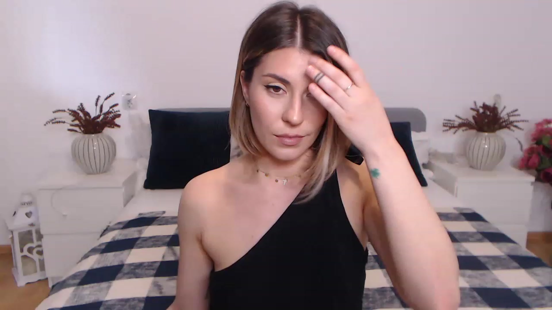 Gallery image thumbnail from BlueStocking's myfreecams stream on, 06/18/2023, 12:56 image 2 of 20