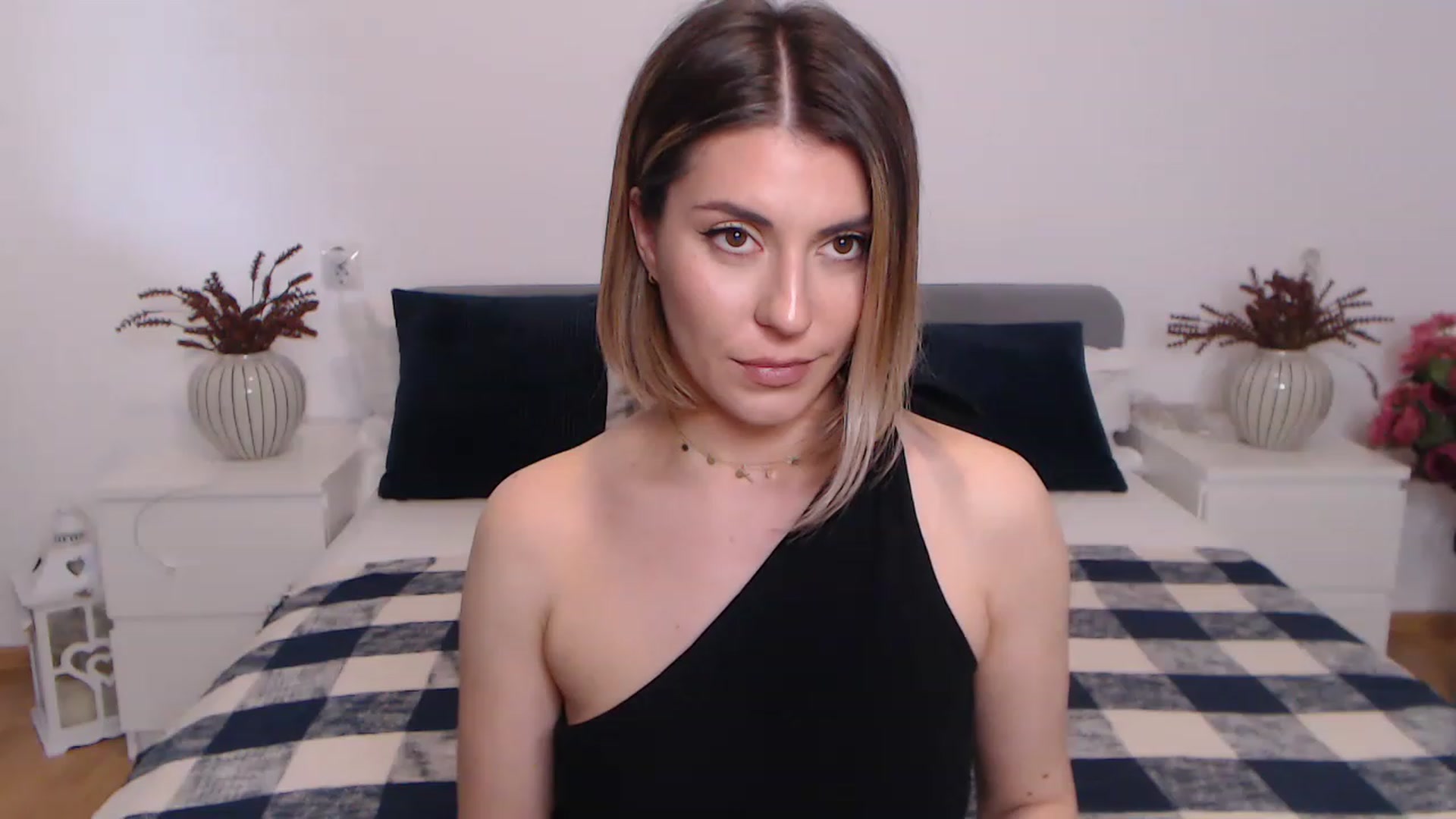 Gallery image thumbnail from BlueStocking's myfreecams stream on, 06/18/2023, 12:56 image 11 of 20